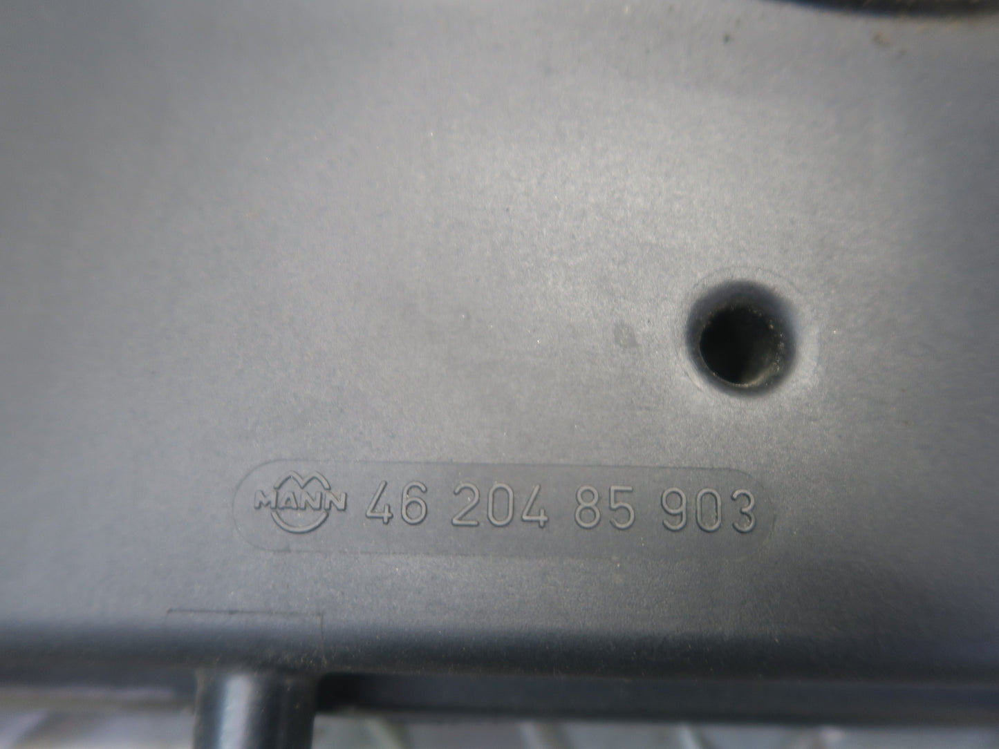 96-98 Mercedes R129 SL500 Air  Intake Cleaner Filter Box Assembly 1190940602 OEM