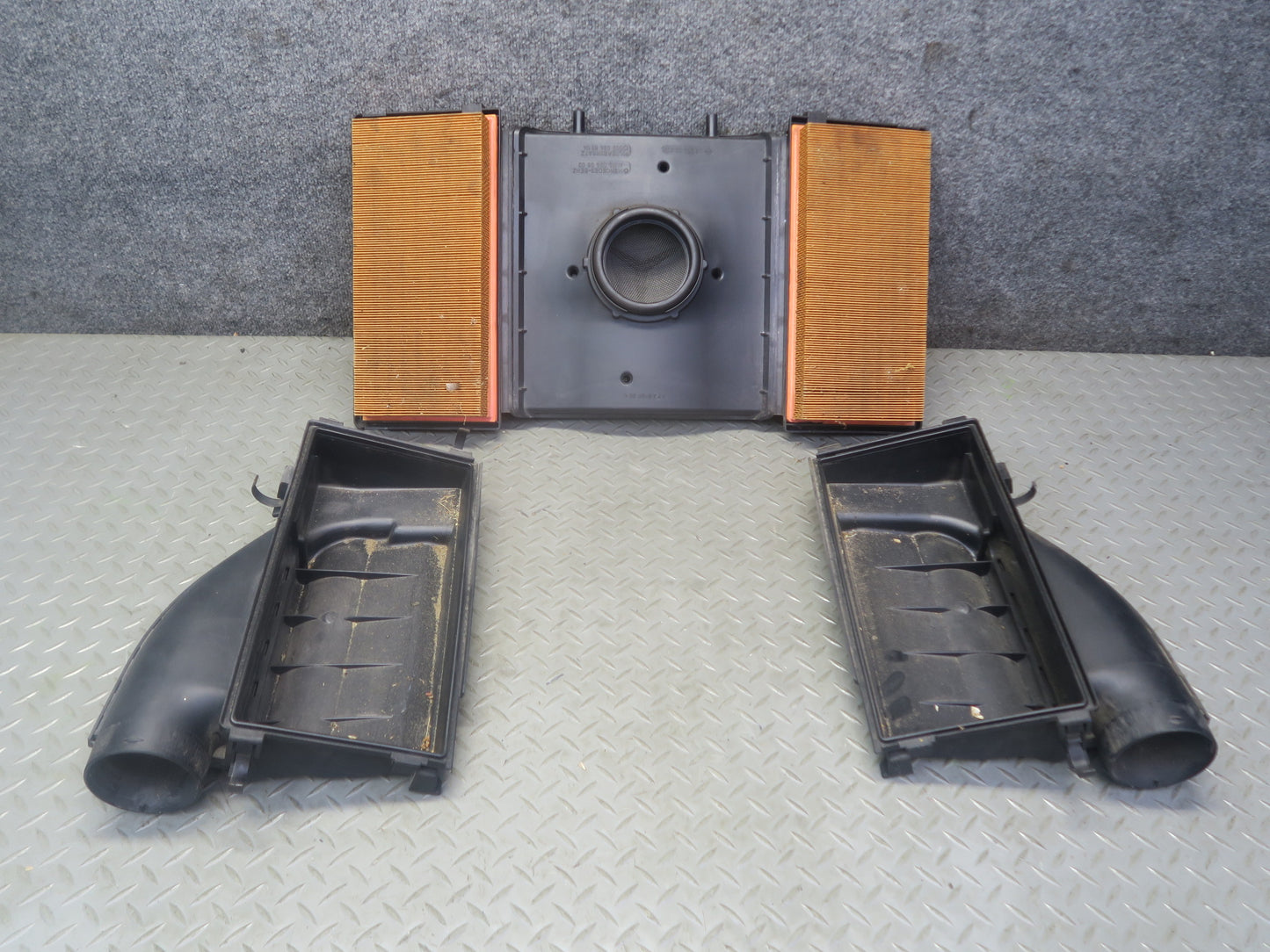 96-98 Mercedes R129 SL500 Air  Intake Cleaner Filter Box Assembly 1190940602 OEM