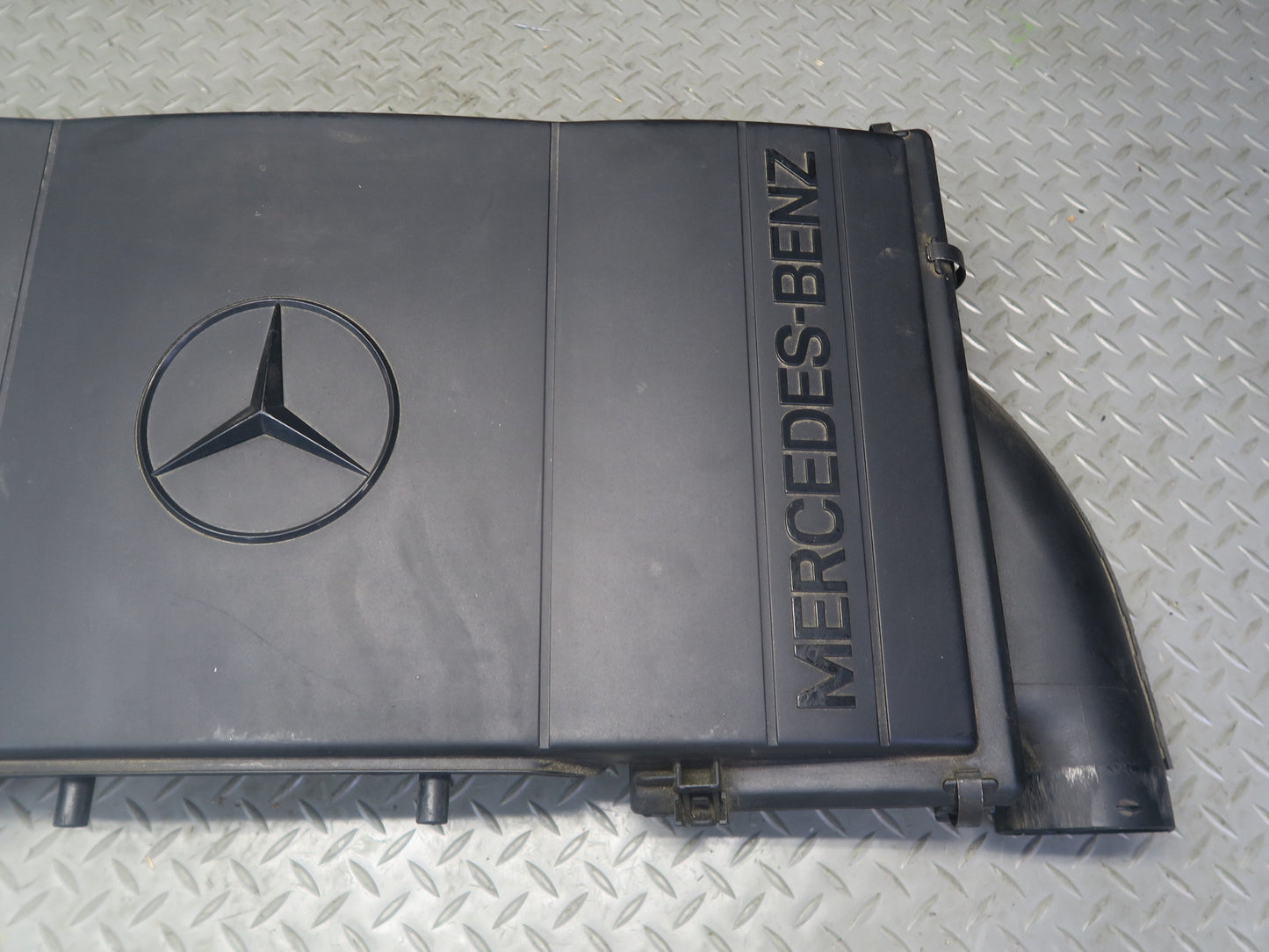 96-98 Mercedes R129 SL500 Air  Intake Cleaner Filter Box Assembly 1190940602 OEM