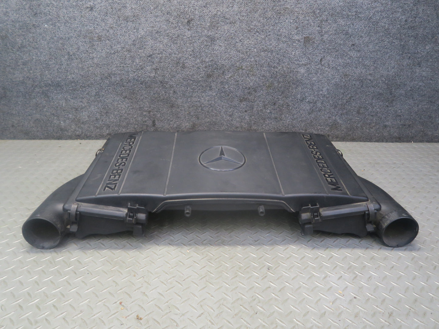 96-98 Mercedes R129 SL500 Air  Intake Cleaner Filter Box Assembly 1190940602 OEM