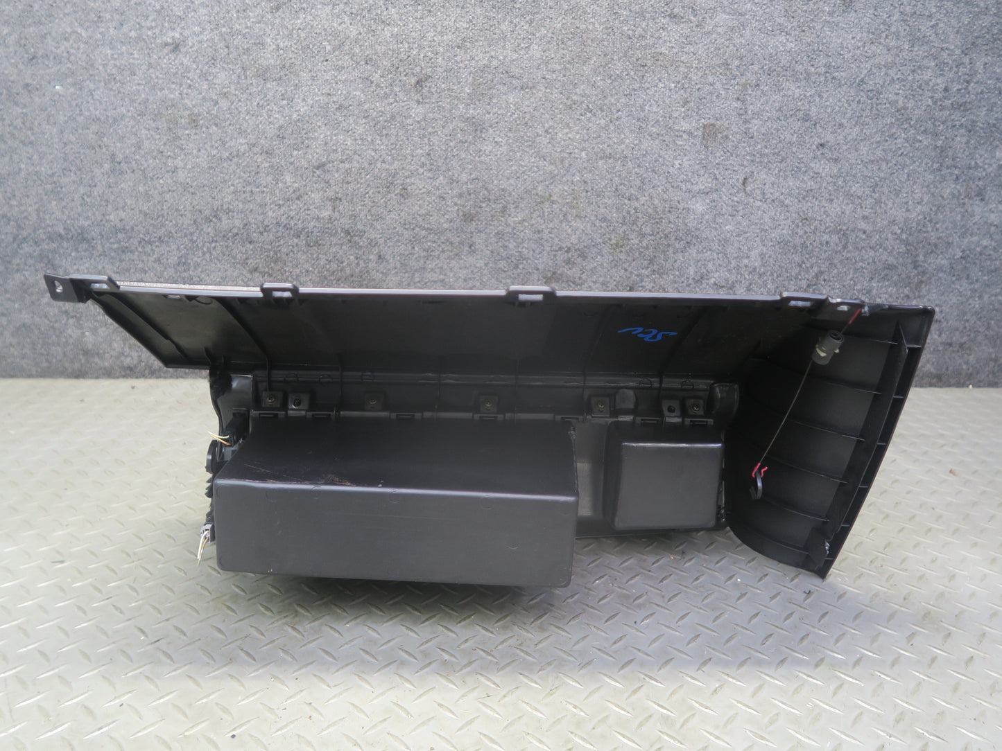 97-00 Lexus UZZ30L SC400 SC300 Dash Glove Box Compartment Storage Black OEM