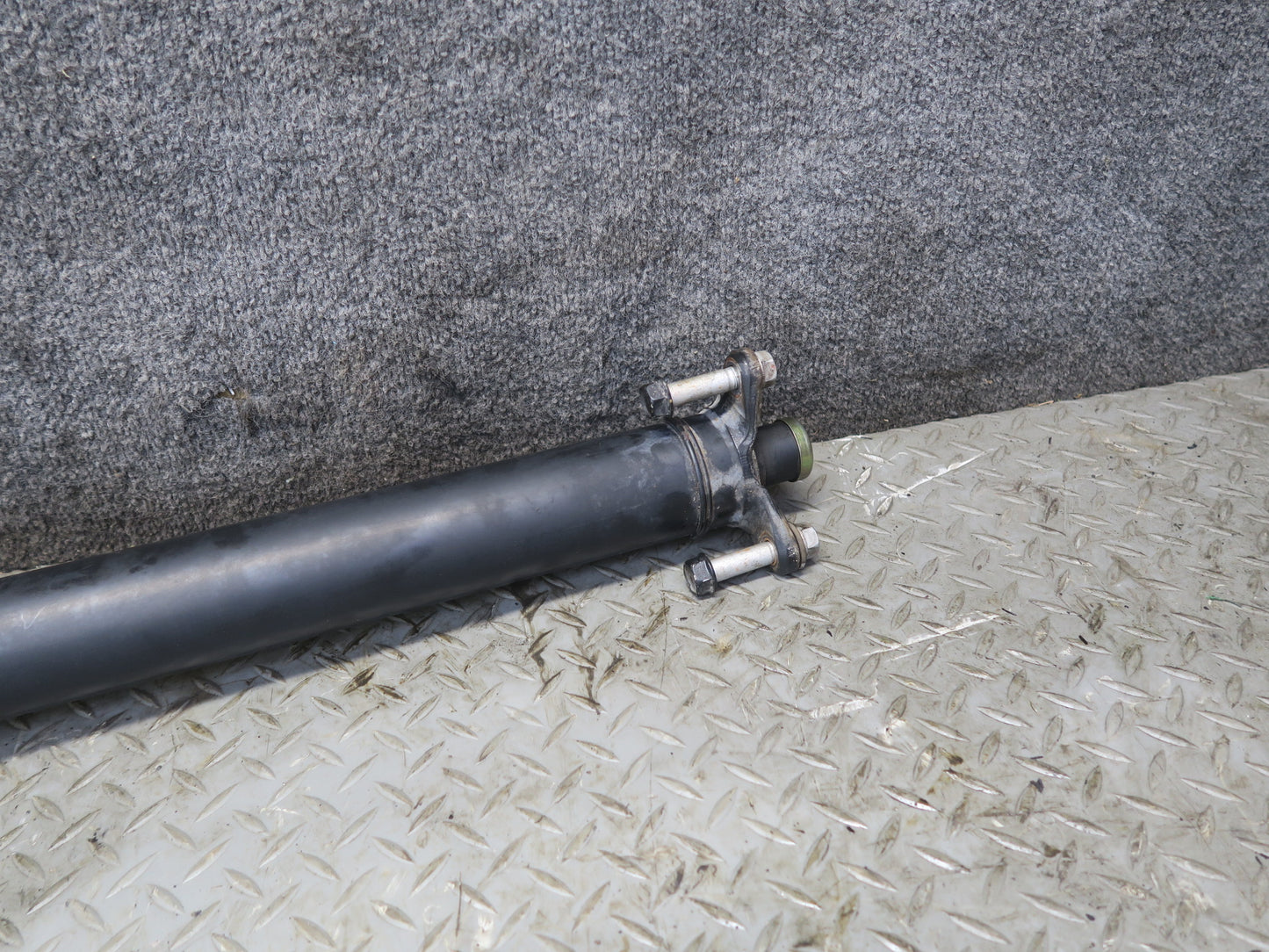 95-97 Toyota Celsior Lexus LS400 Automatic Rear Drive Shaft Driveshaft 116K OEM