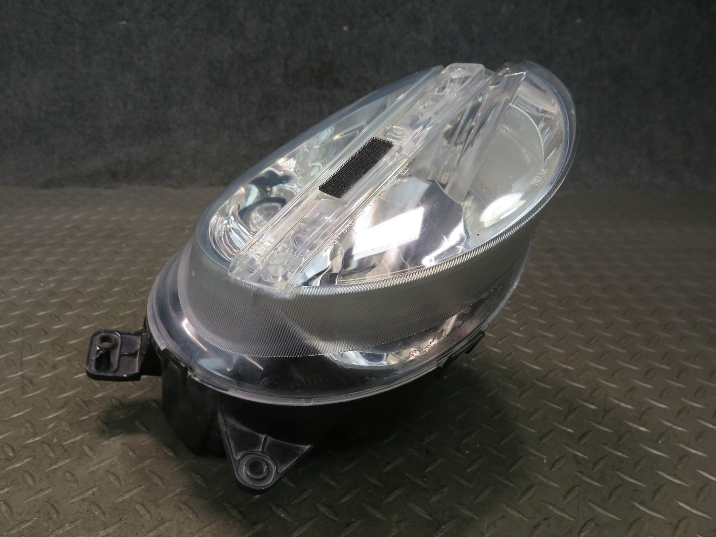 03-06 Chevrolet SSR Front Right Pass Side Halogen Headlight Lamp 15110118 OEM
