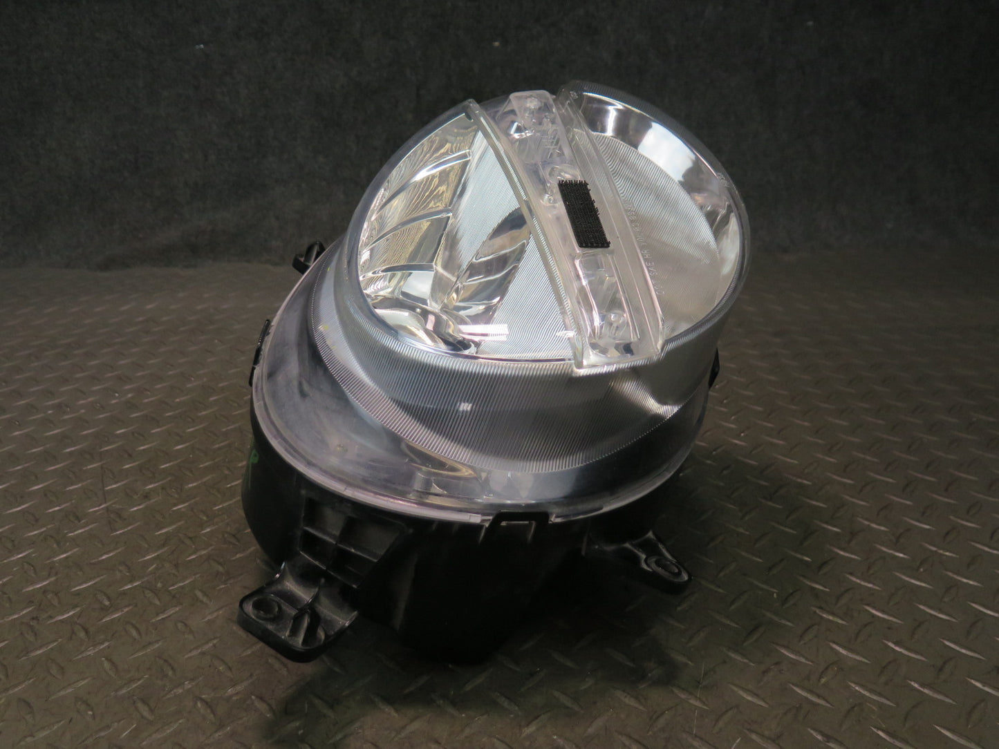 03-06 Chevrolet SSR Front Right Pass Side Halogen Headlight Lamp 15110118 OEM