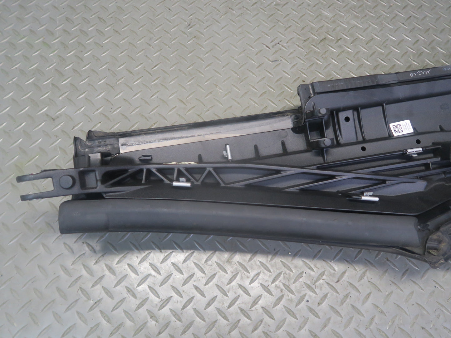 13-20 Mercedes R231 SL550 Convertible Rear Right Exterior C Pillar Trim Panel