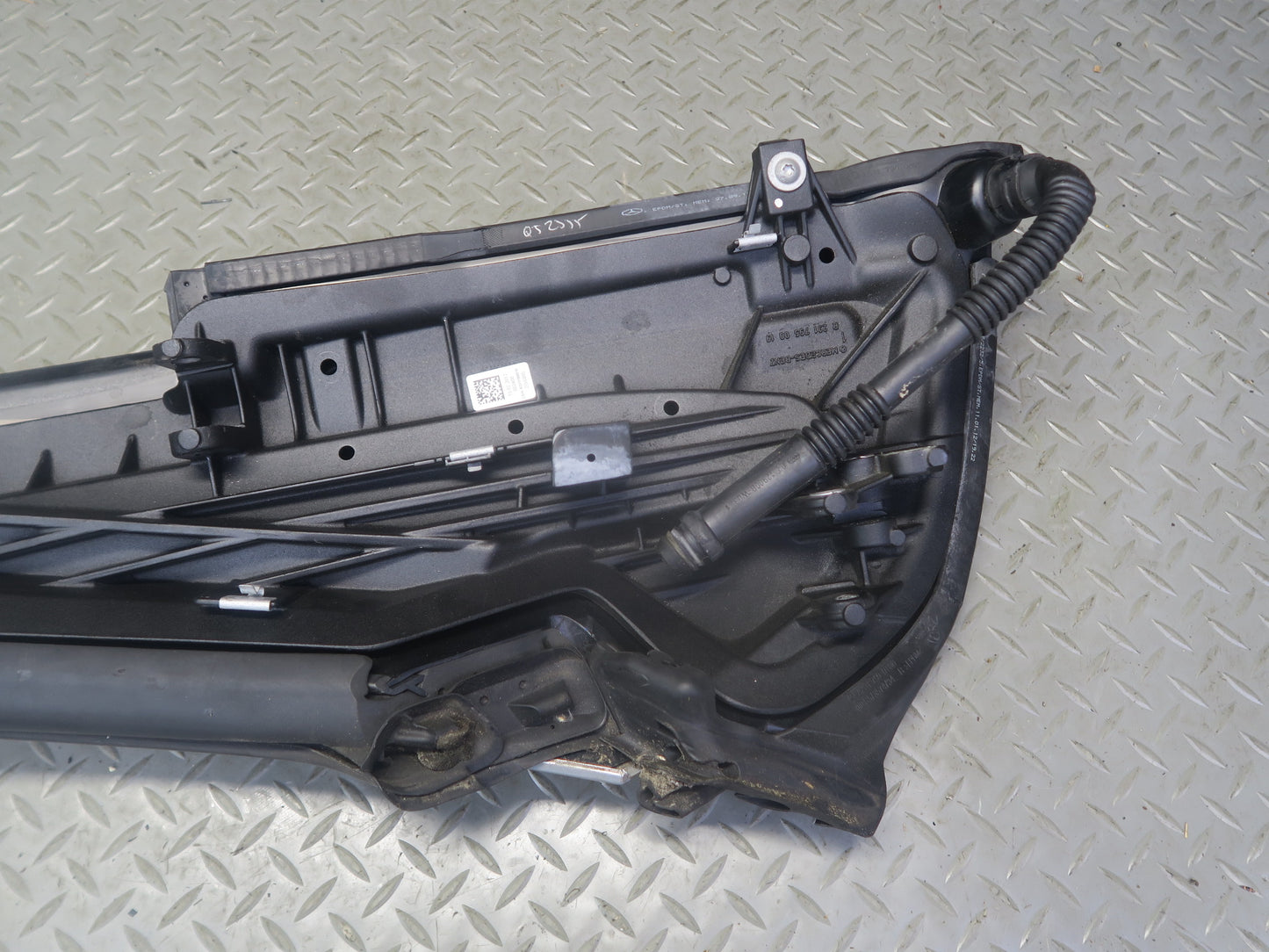 13-20 Mercedes R231 SL550 Convertible Rear Right Exterior C Pillar Trim Panel