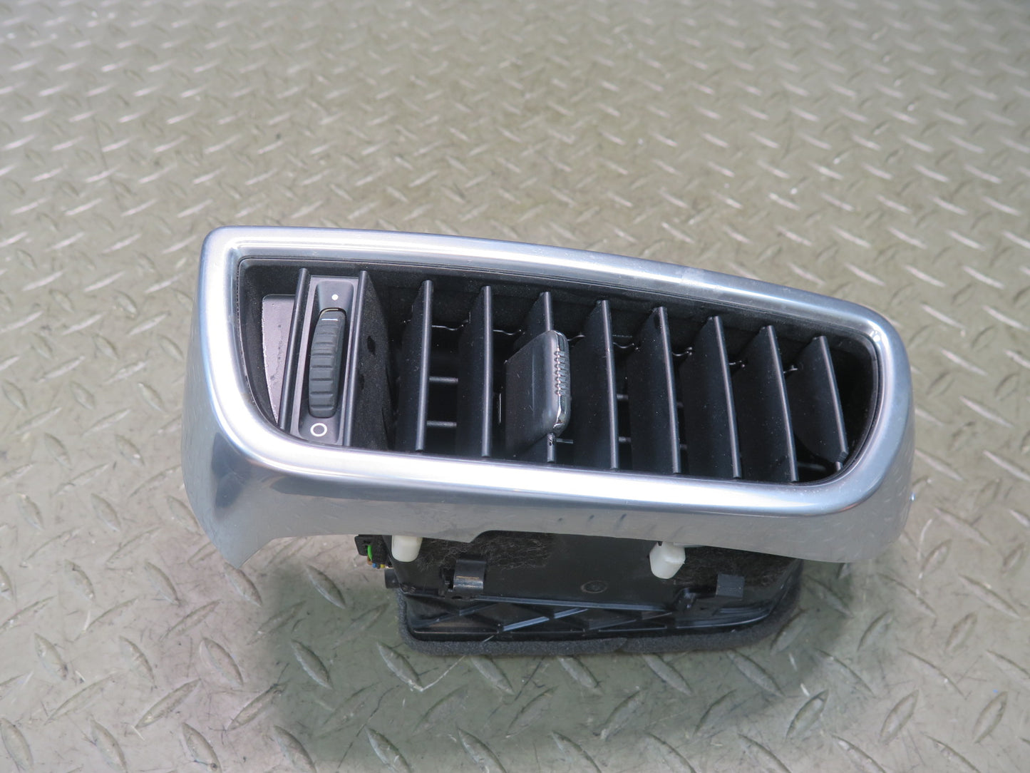 2011-2018 Porsche Cayenne 958 Front Right Side Dash A/C Air Vent Heater Grille