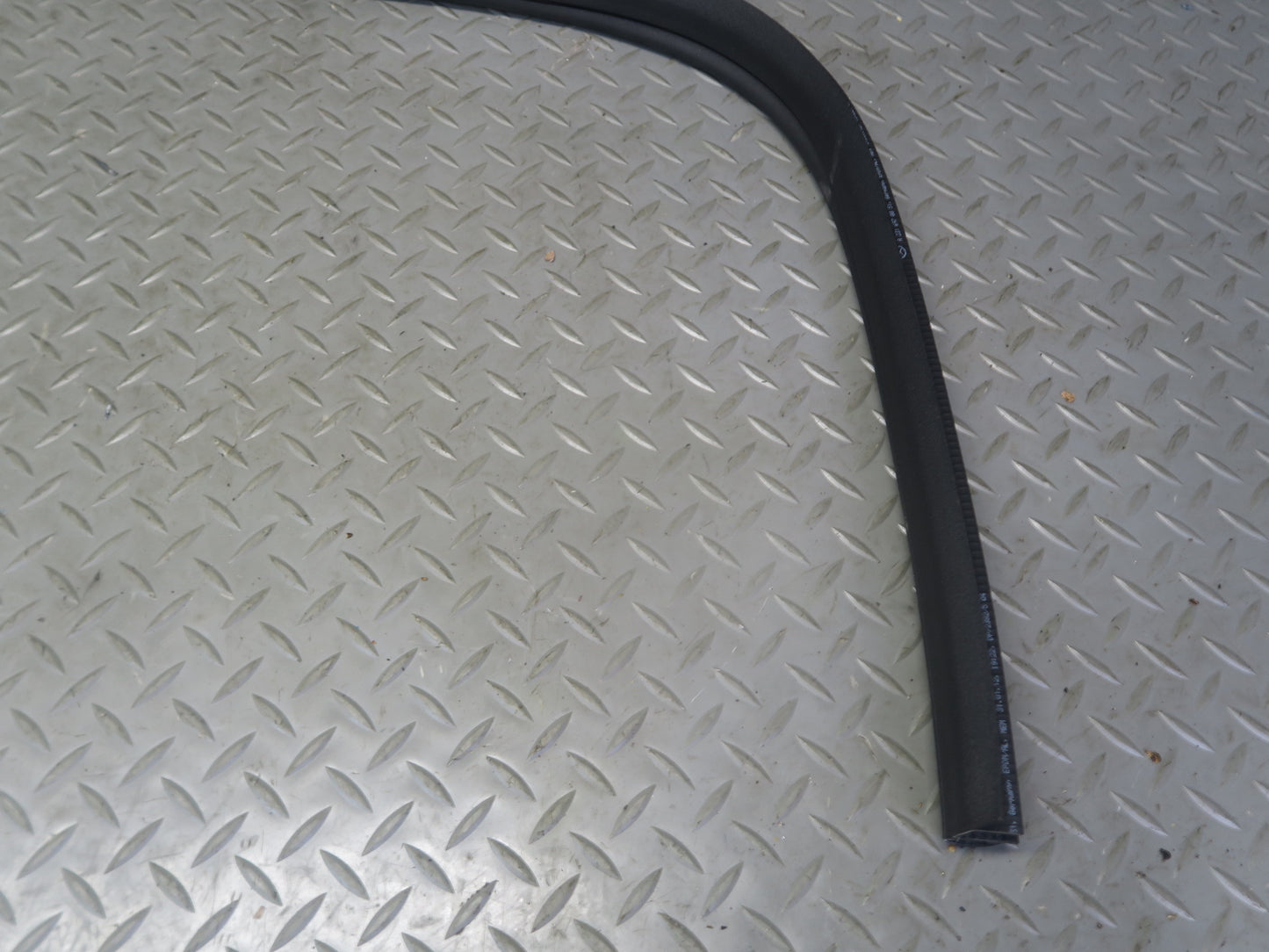 13-20 Mercedes R231 SL550 Front Right Door Weatherstrip Rubber Seal Gasket OEM