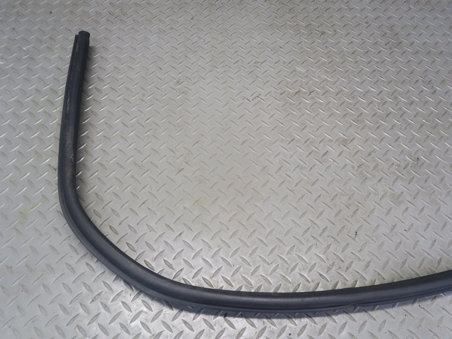 13-20 Mercedes R231 SL550 Front Right Door Weatherstrip Rubber Seal Gasket OEM