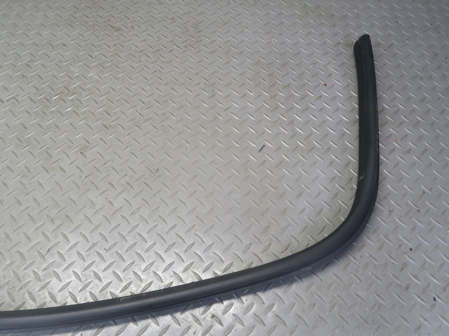 13-20 Mercedes R231 SL550 Front Right Door Weatherstrip Rubber Seal Gasket OEM