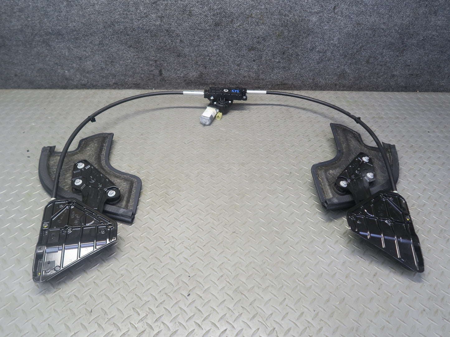 13-20 Mercedes R231 SL550 Convertible TOP Roof Trunk Flap Motor Assembly OEM