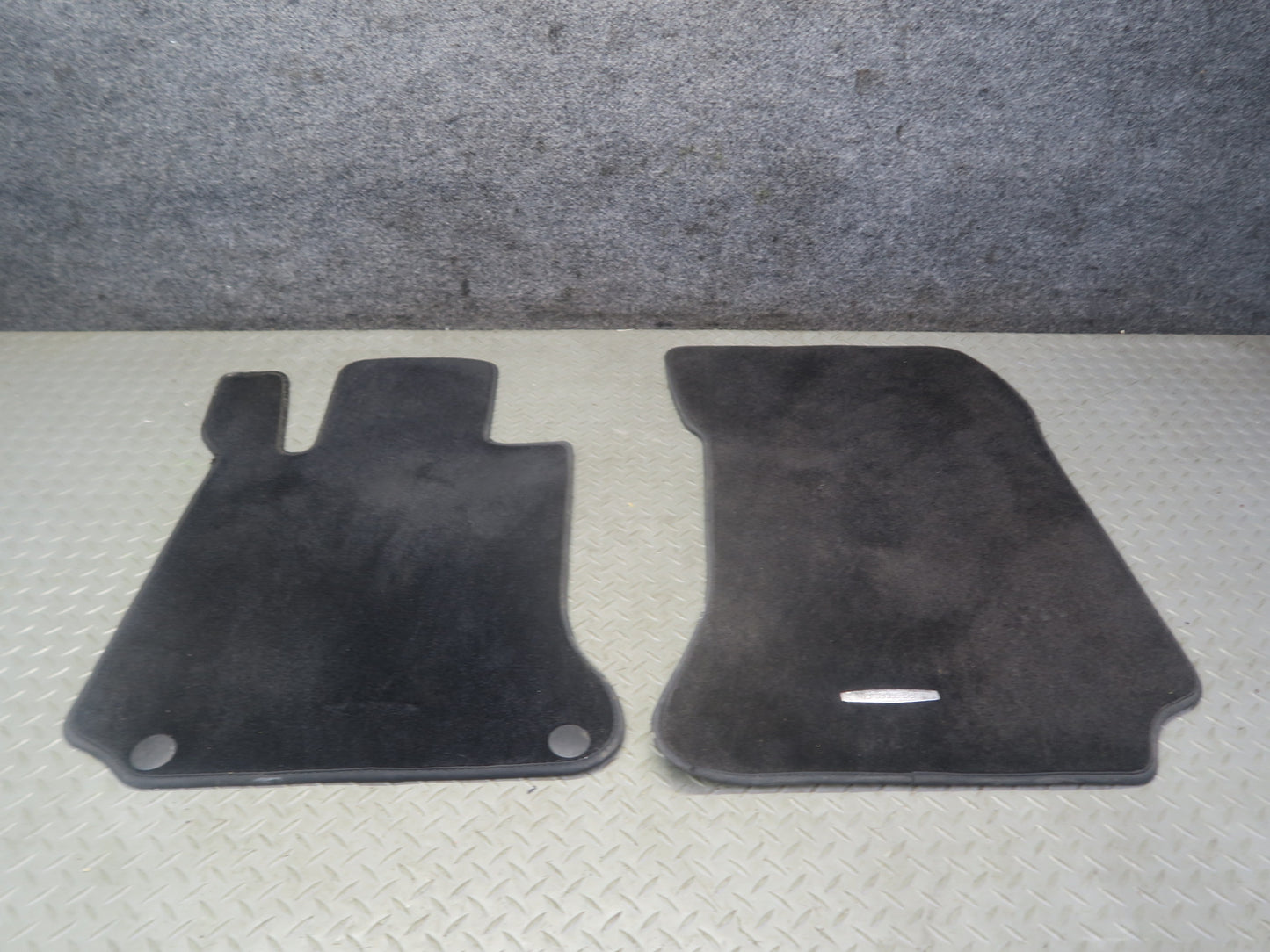 13-16 Mercedes R231 SL550 Set of 2 Front Left & Right Carpet Floor MAT OEM