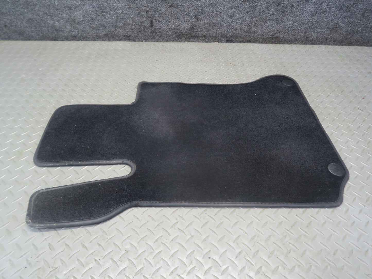 13-16 Mercedes R231 SL550 Set of 2 Front Left & Right Carpet Floor MAT OEM