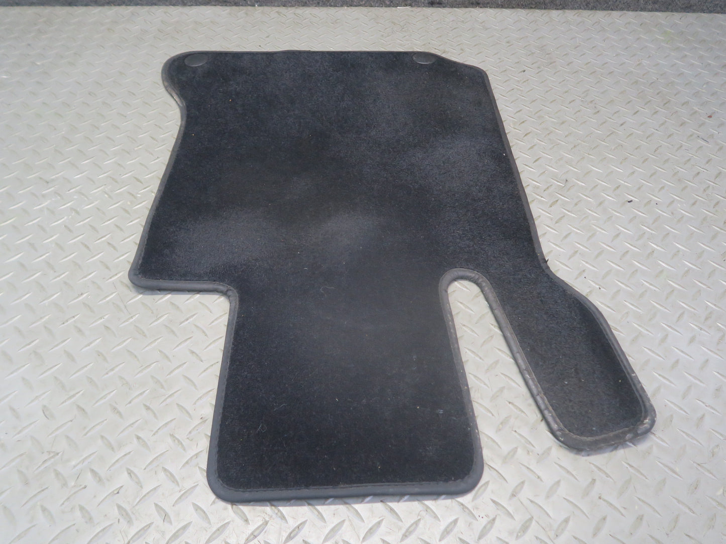 13-16 Mercedes R231 SL550 Set of 2 Front Left & Right Carpet Floor MAT OEM