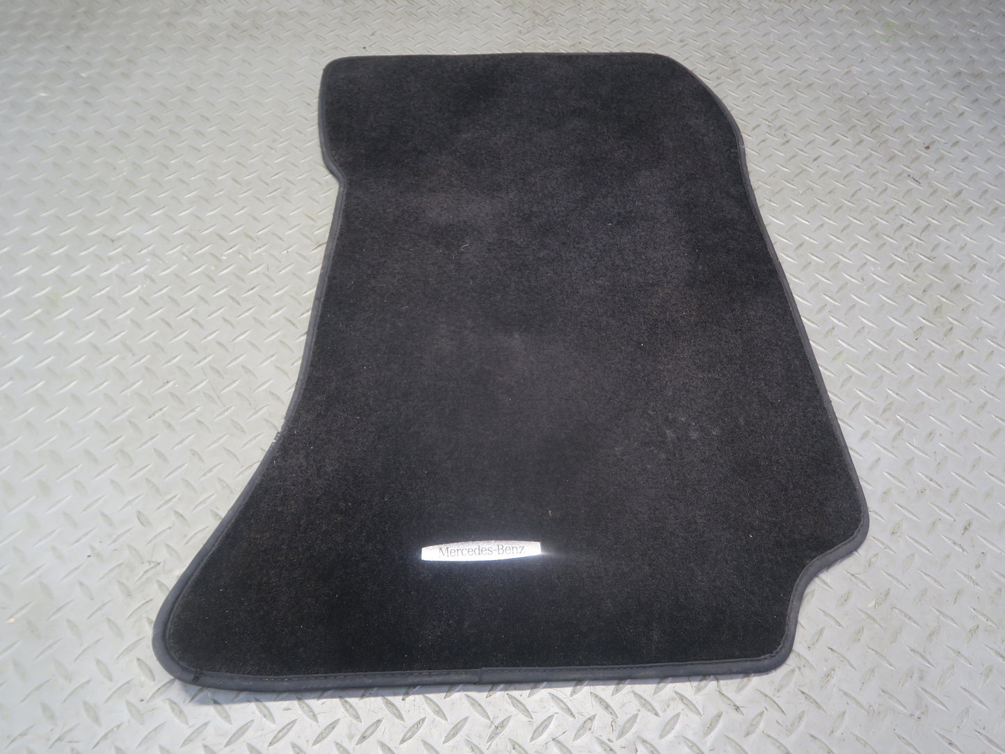 13-16 Mercedes R231 SL550 Set of 2 Front Left & Right Carpet Floor MAT OEM