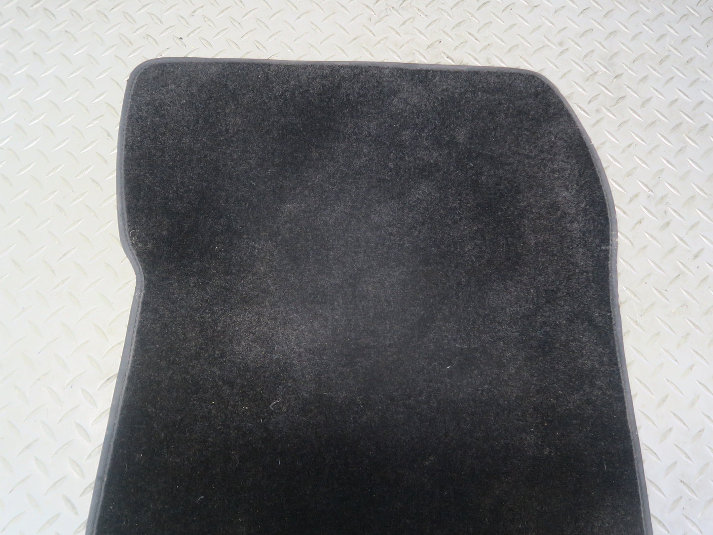 13-16 Mercedes R231 SL550 Set of 2 Front Left & Right Carpet Floor MAT OEM