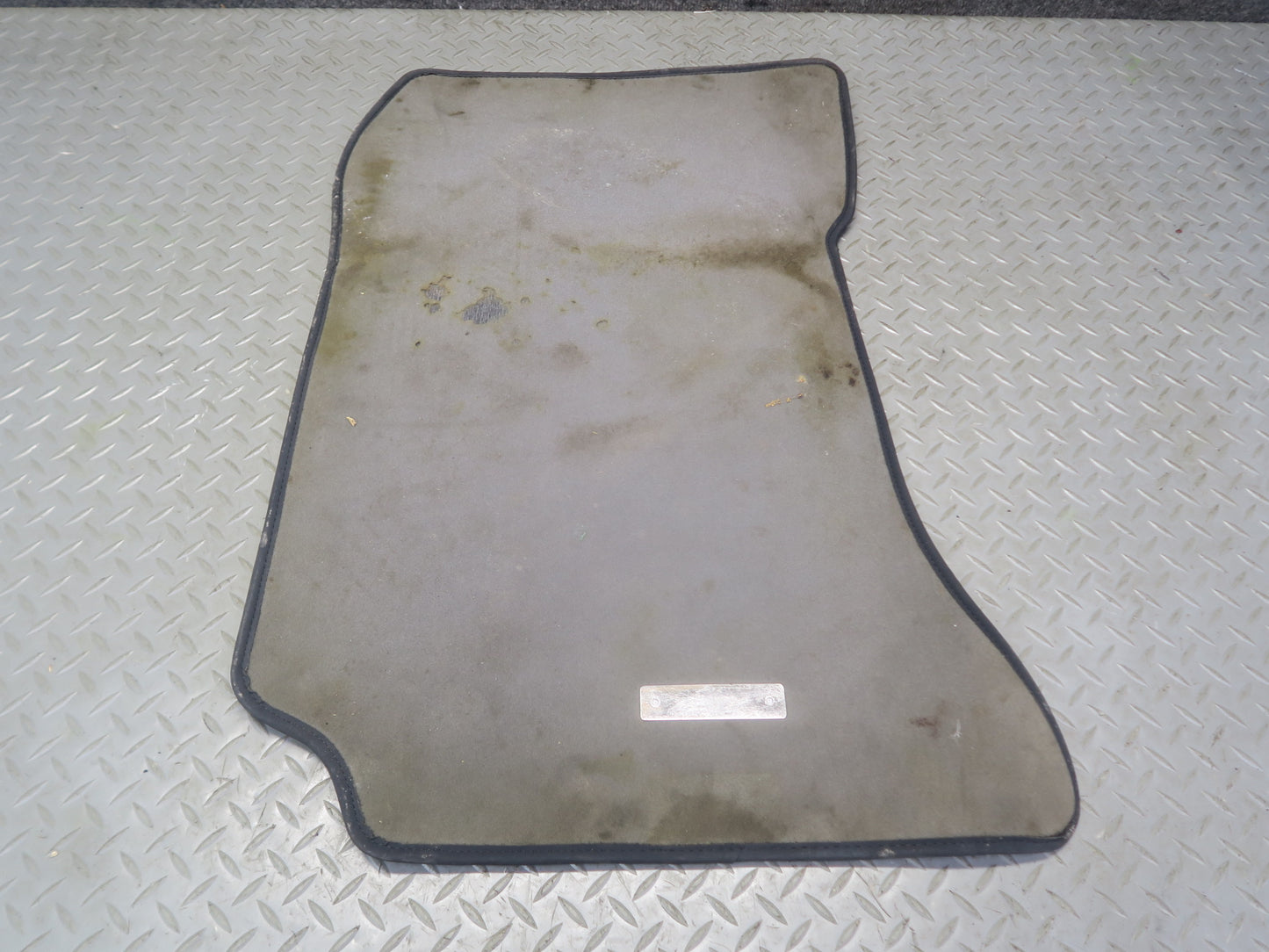 13-16 Mercedes R231 SL550 Set of 2 Front Left & Right Carpet Floor MAT OEM