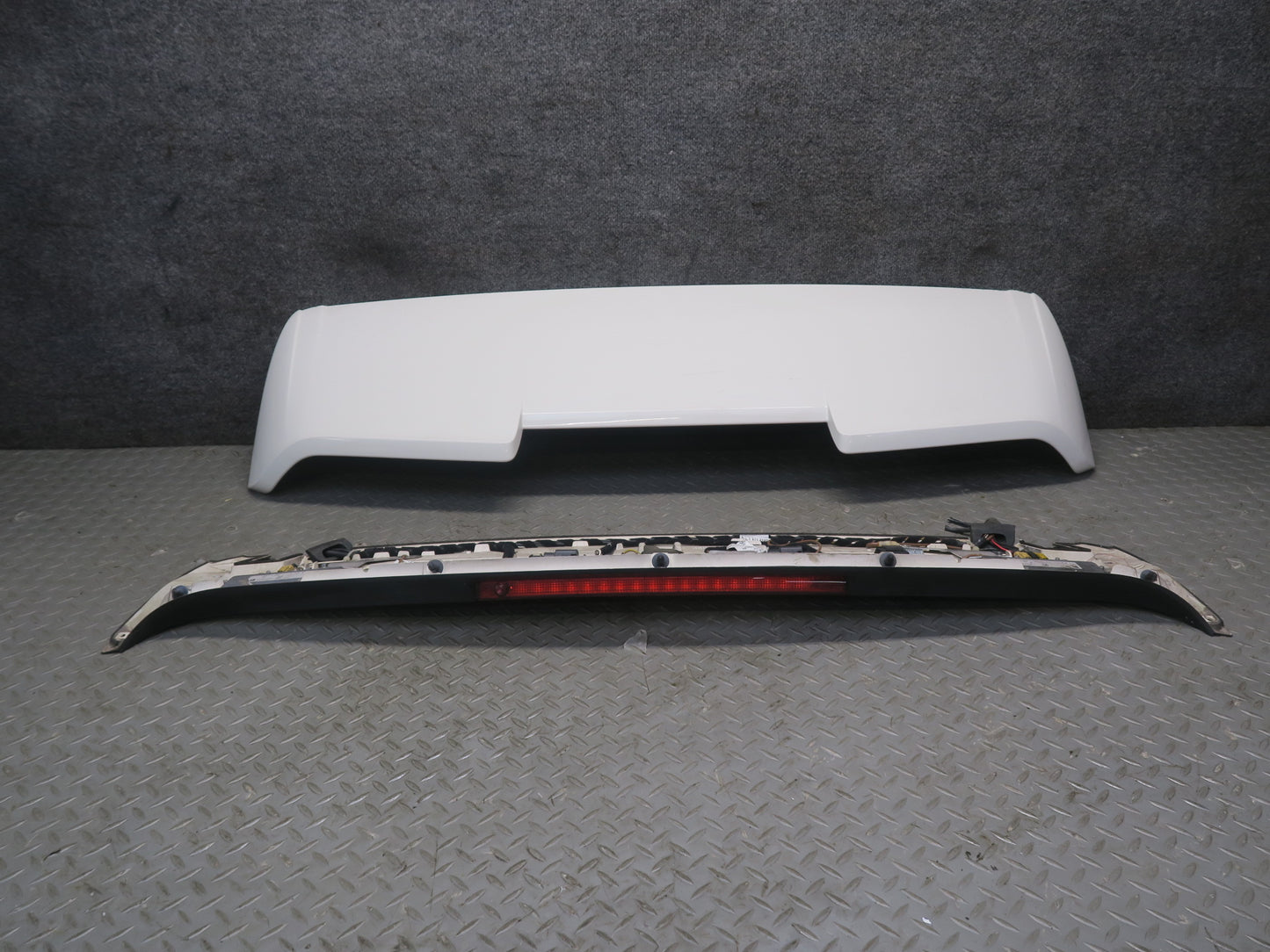 2008-2010 Porsche Cayenne 957 Rear Trunk Liftgate Tailgate Spoiler w Brake Light