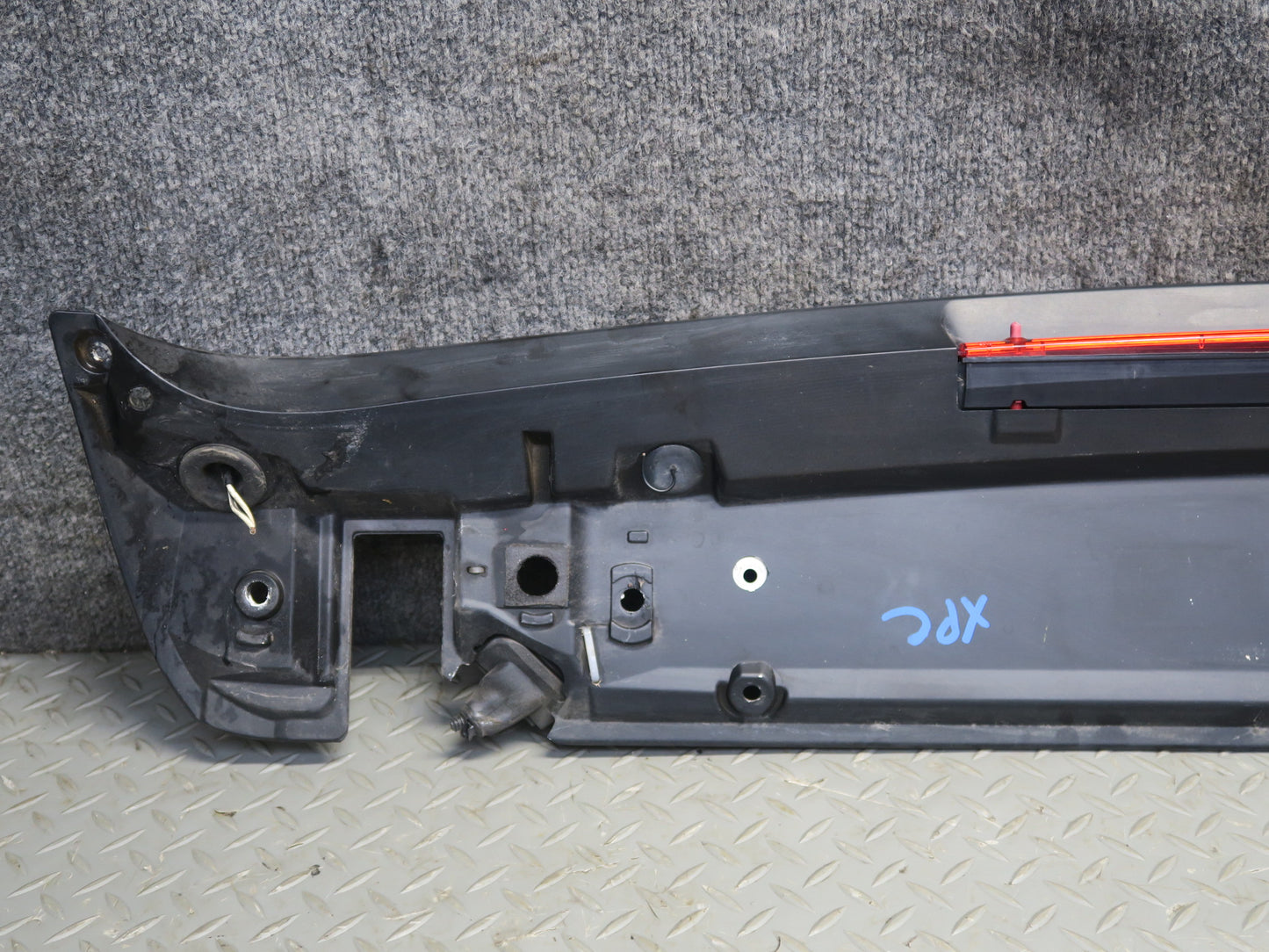 2008-2010 Porsche Cayenne 957 Rear Trunk Liftgate Tailgate Spoiler w Brake Light