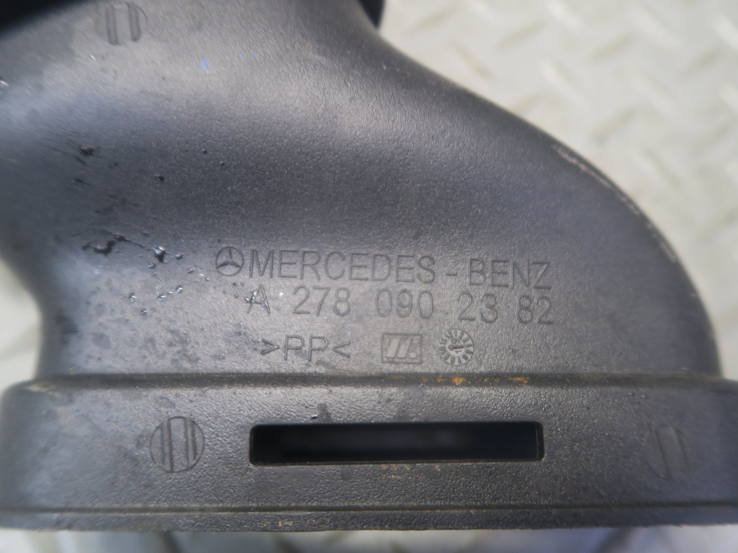 13-20 Mercedes R231 SL550 Left Engine Air Intake Hose Tube Duct 2780902382 OEM