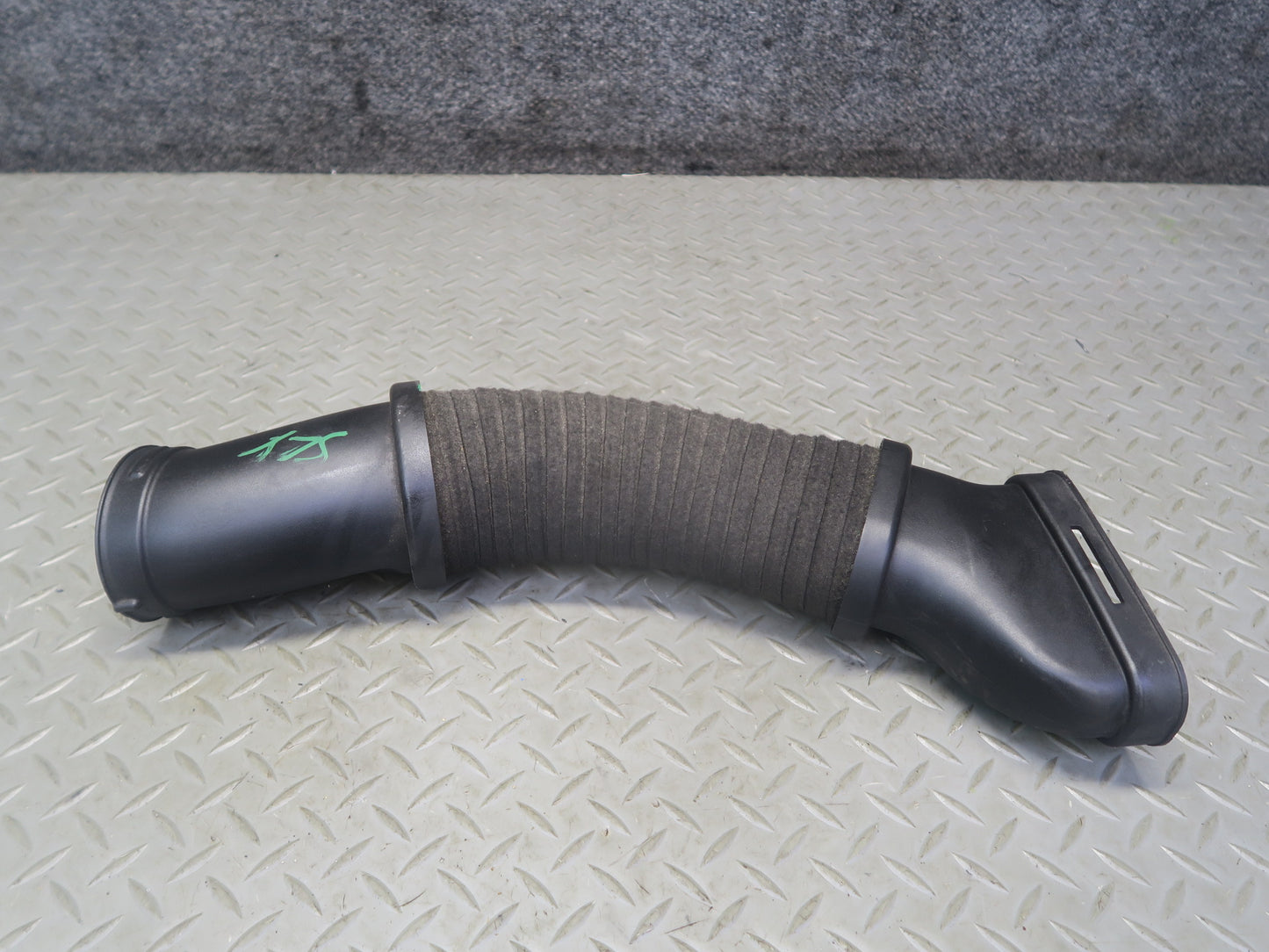 13-20 Mercedes R231 SL550 Left Engine Air Intake Hose Tube Duct 2780902382 OEM