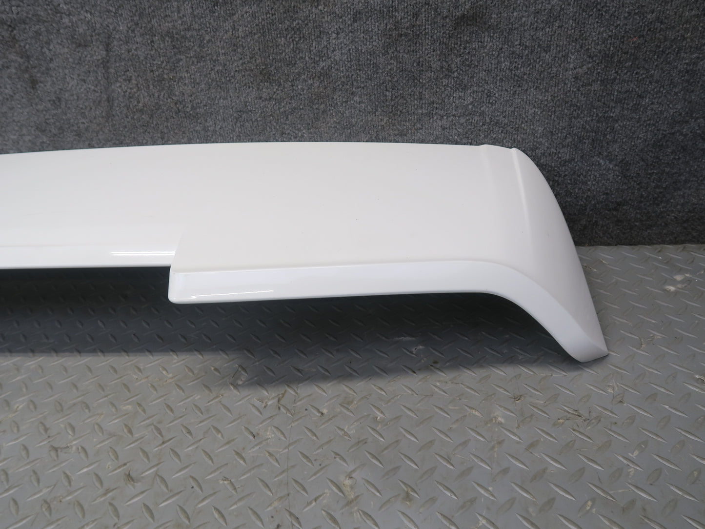 2008-2010 Porsche Cayenne 957 Rear Trunk Liftgate Tailgate Spoiler w Brake Light