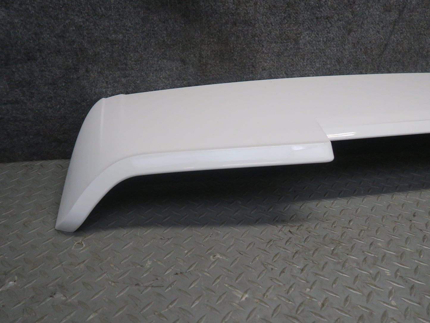 2008-2010 Porsche Cayenne 957 Rear Trunk Liftgate Tailgate Spoiler w Brake Light
