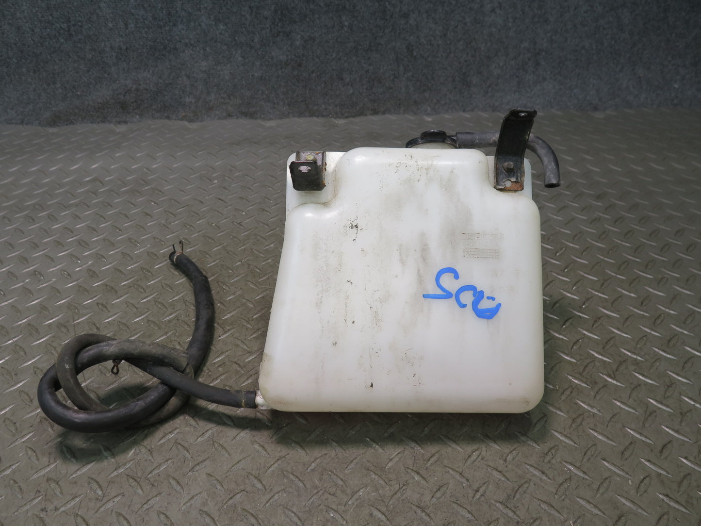 98-00 Lexus UZZ30L SC400 Engine Coolant Expansion Overflow Reservoir OEM