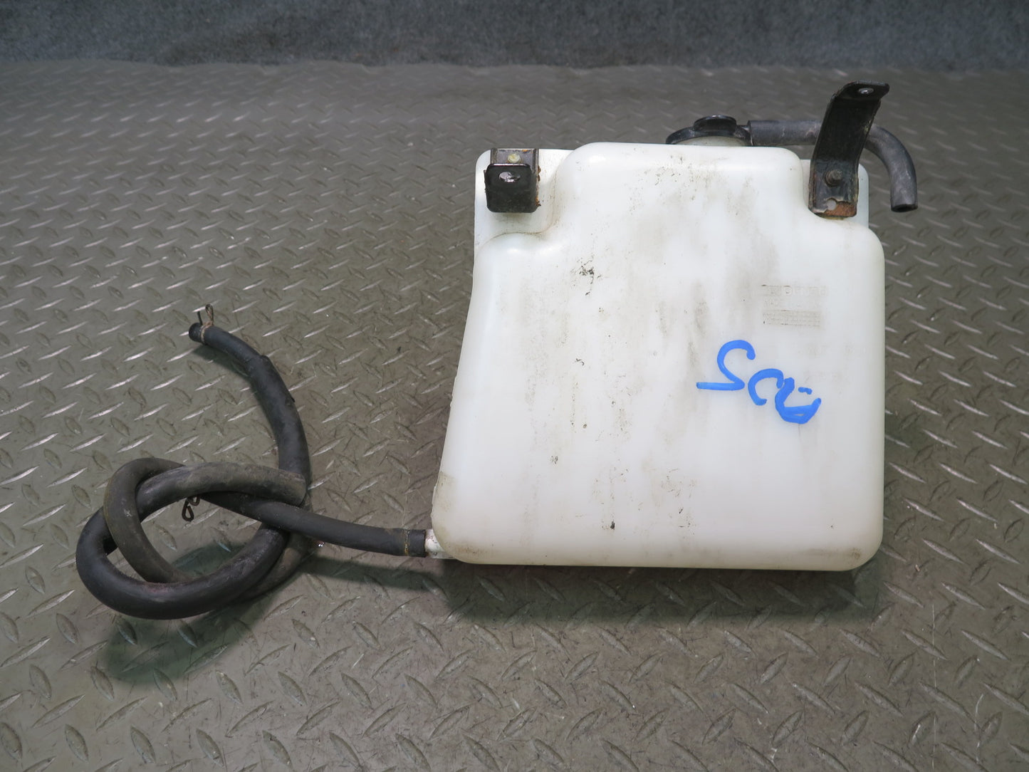 98-00 Lexus UZZ30L SC400 Engine Coolant Expansion Overflow Reservoir OEM