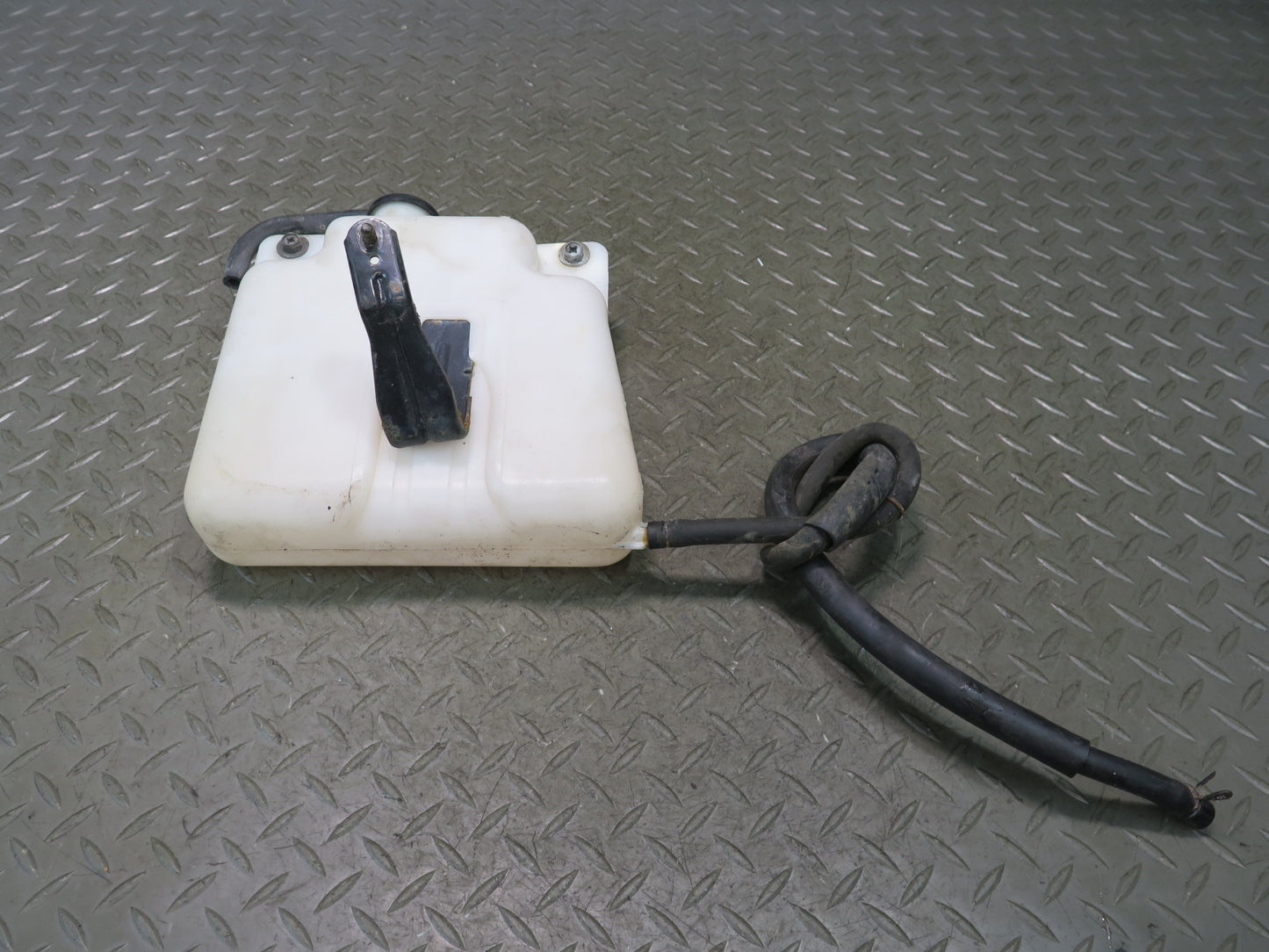 98-00 Lexus UZZ30L SC400 Engine Coolant Expansion Overflow Reservoir OEM