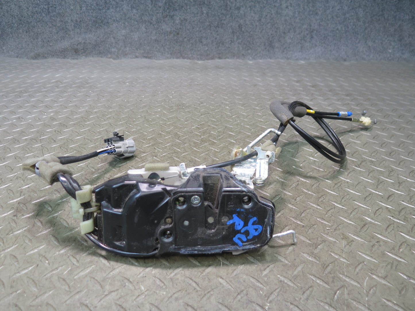 92-00 Lexus UZZ30L SC300 SC400 Front Right Pass Door Lock Latch Actuator OEM