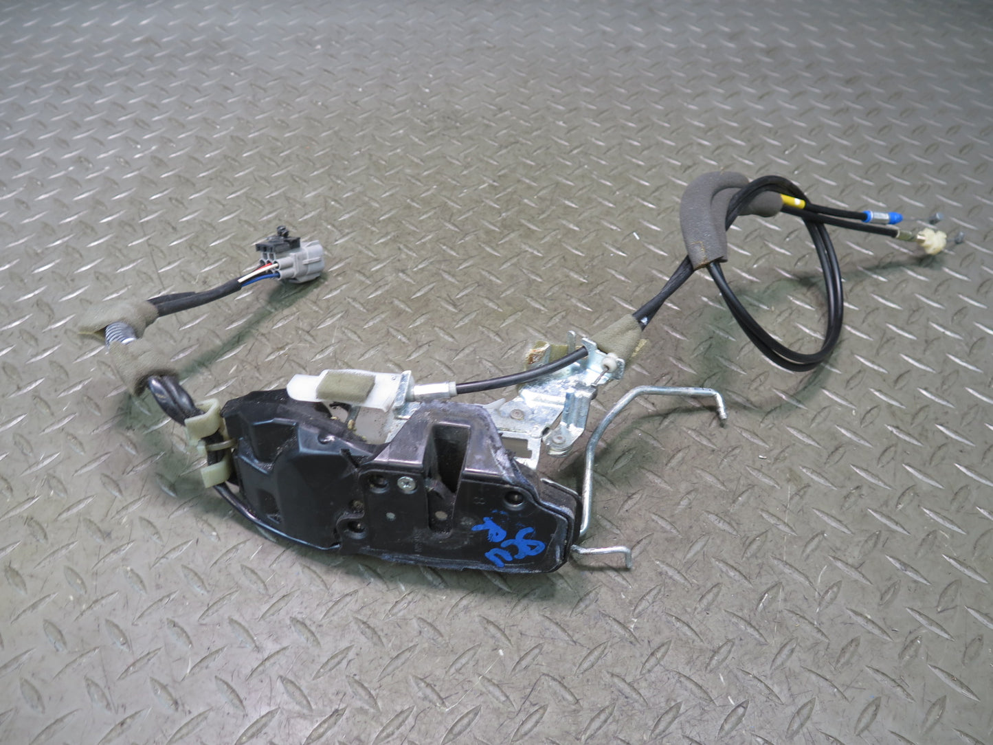 92-00 Lexus UZZ30L SC300 SC400 Front Right Pass Door Lock Latch Actuator OEM