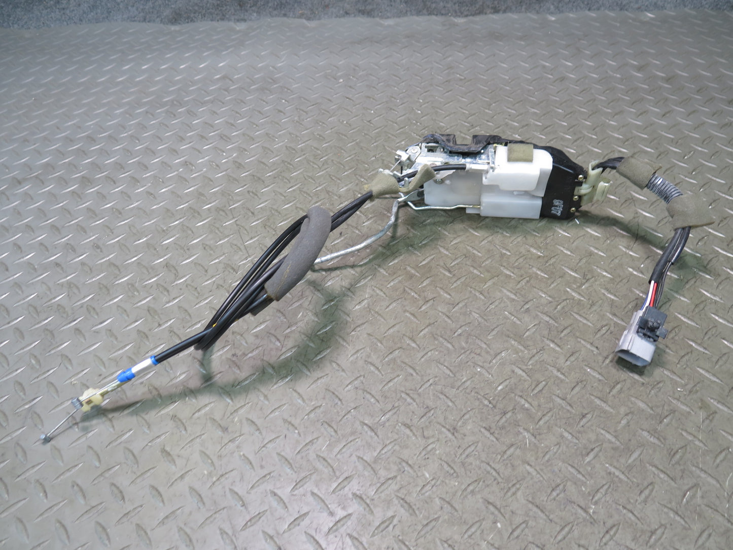 92-00 Lexus UZZ30L SC300 SC400 Front Right Pass Door Lock Latch Actuator OEM