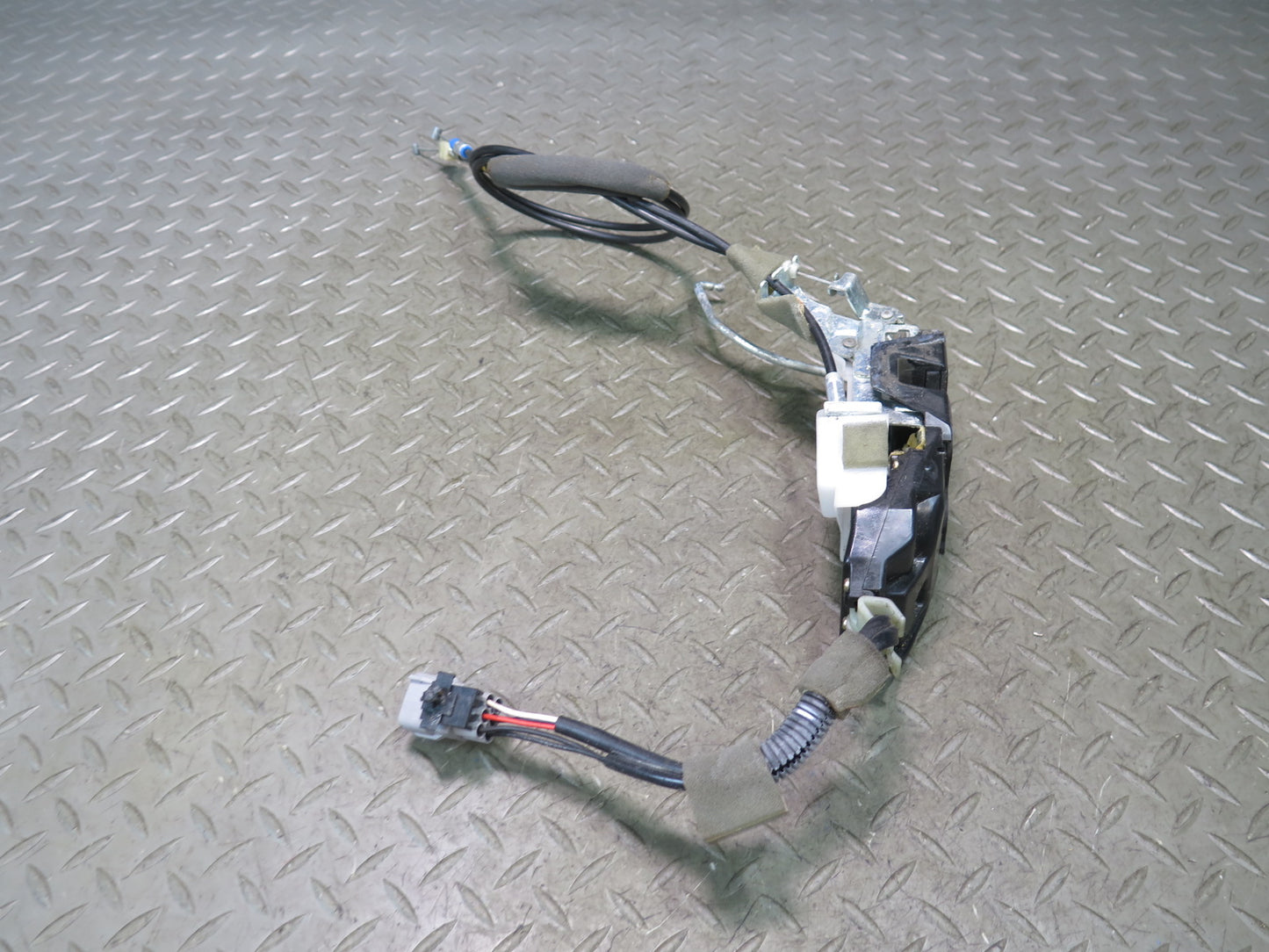 92-00 Lexus UZZ30L SC300 SC400 Front Right Pass Door Lock Latch Actuator OEM