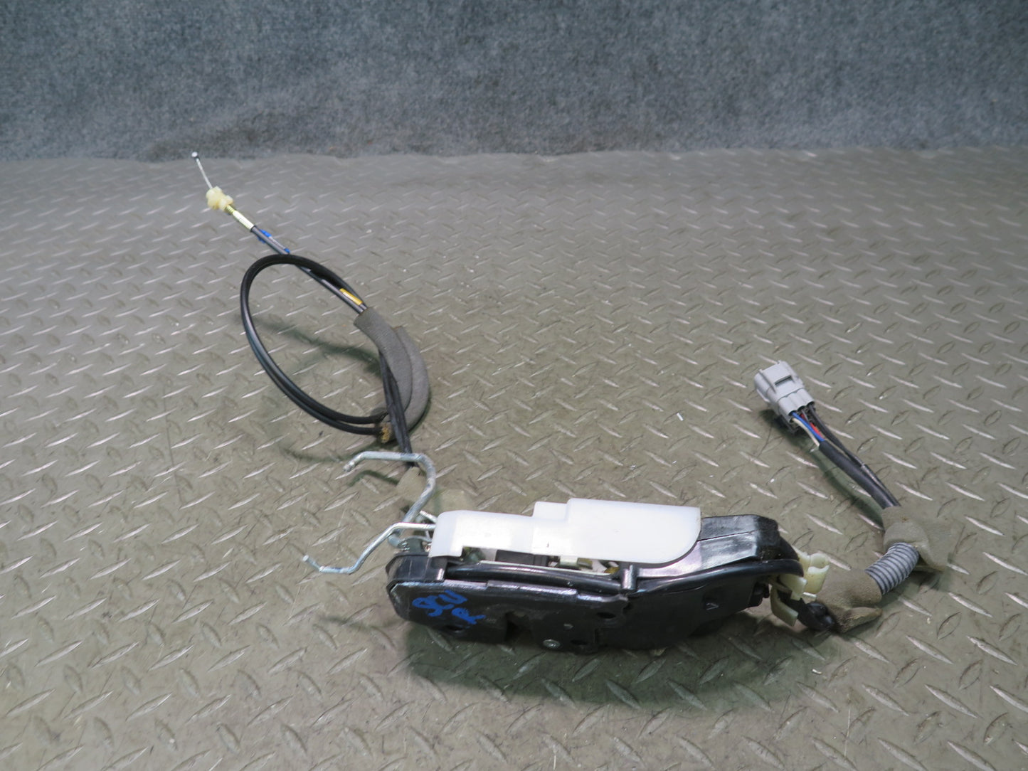 92-00 Lexus UZZ30L SC300 SC400 Front Right Pass Door Lock Latch Actuator OEM