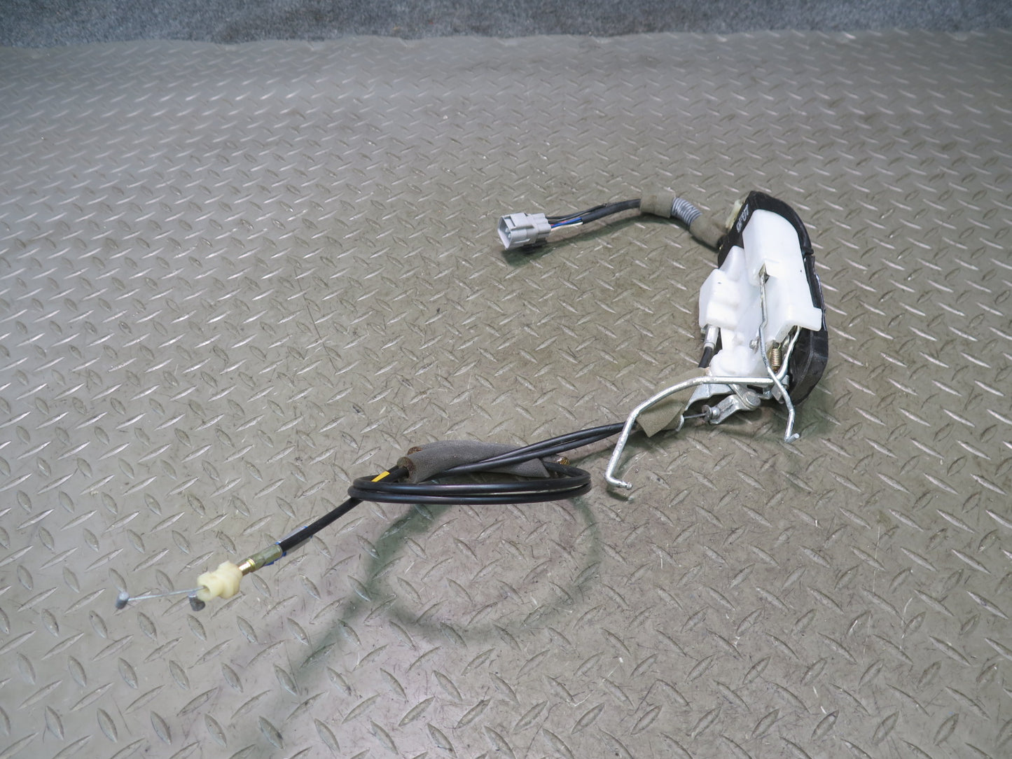 92-00 Lexus UZZ30L SC300 SC400 Front Right Pass Door Lock Latch Actuator OEM