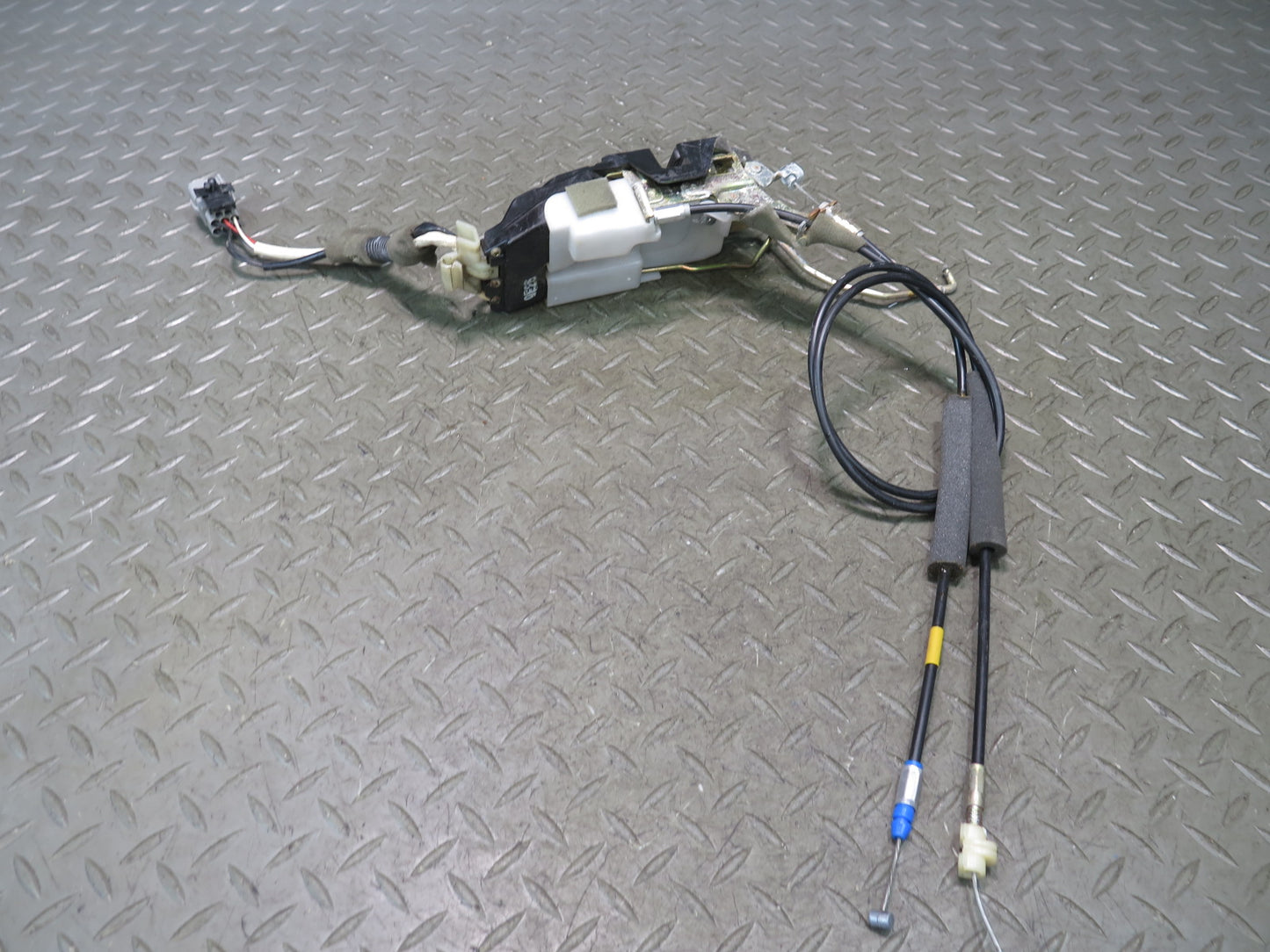 92-00 Lexus UZZ30L SC300 SC400 Front Left Driver Door Lock Latch Actuator OEM