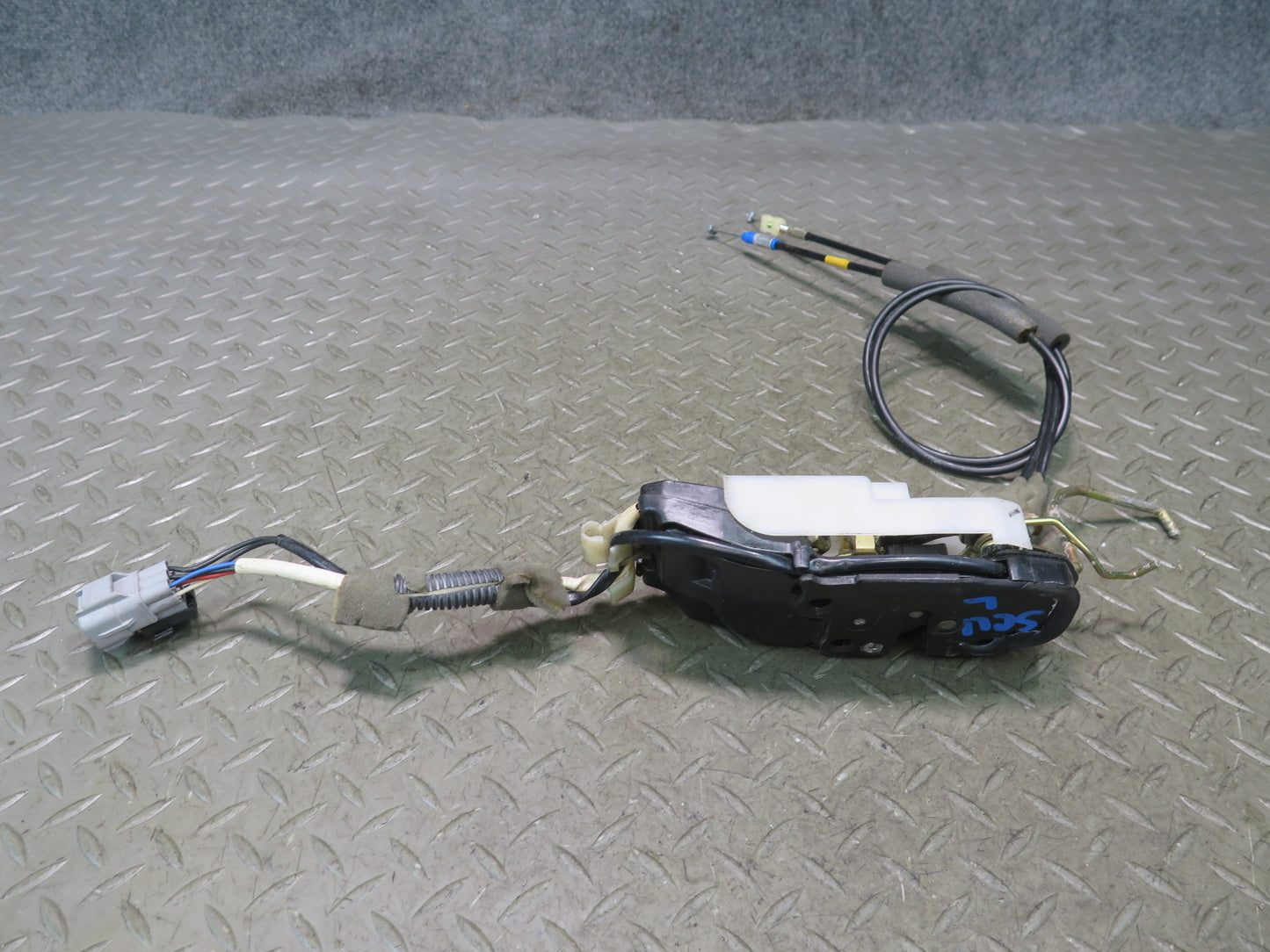 92-00 Lexus UZZ30L SC300 SC400 Front Left Driver Door Lock Latch Actuator OEM