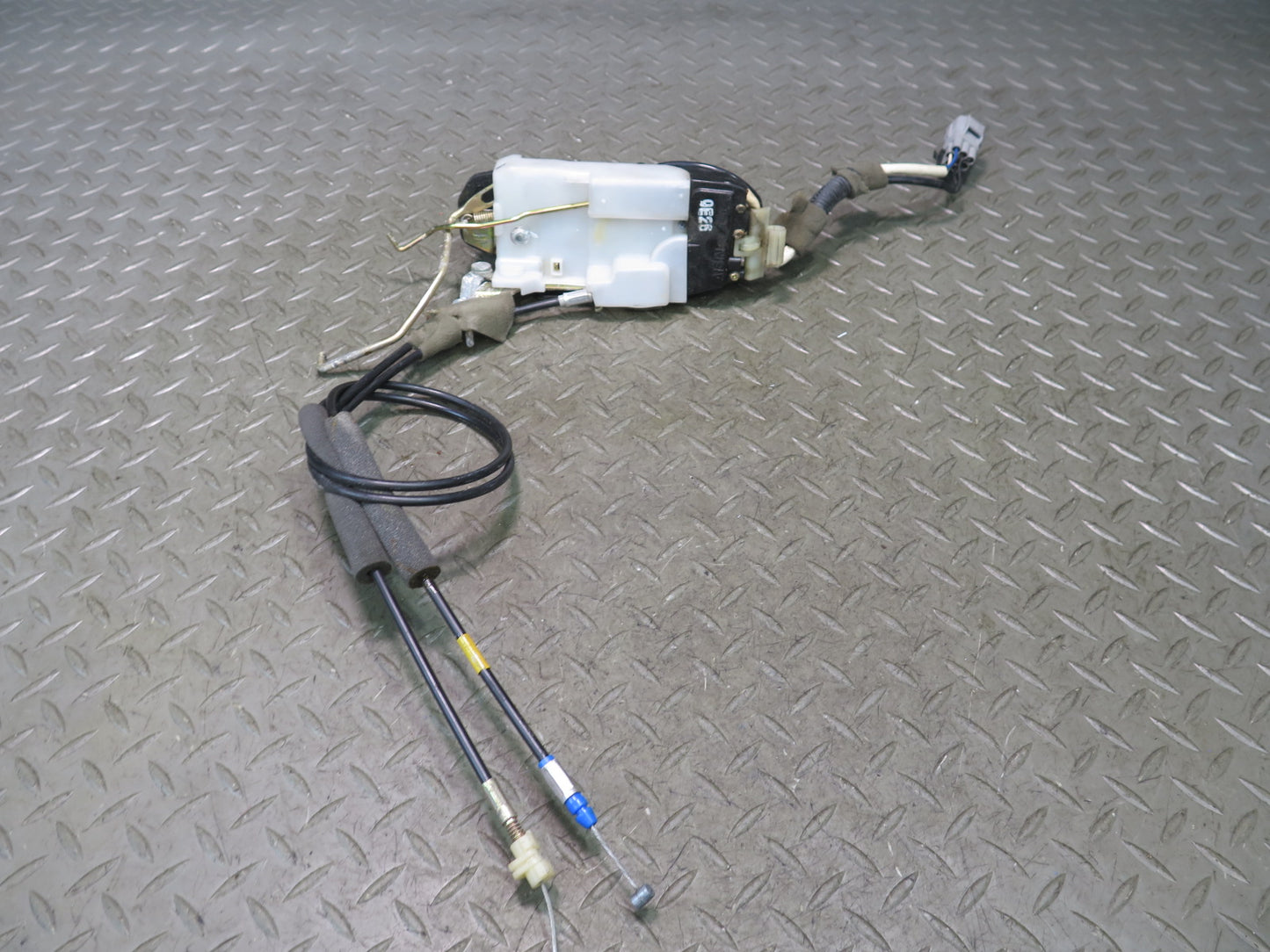 92-00 Lexus UZZ30L SC300 SC400 Front Left Driver Door Lock Latch Actuator OEM