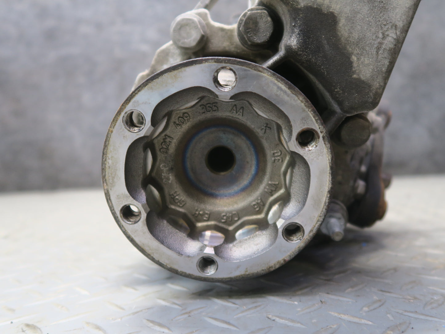 2008 VW Golf R32 MK5 VR6 A/T Front Differential Transfer Case OEM