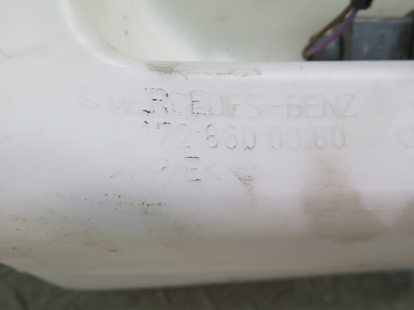 2012-2016 Mercedes R172 SLK Windshield Washer Reservoir Bottle Tank W/ Pump