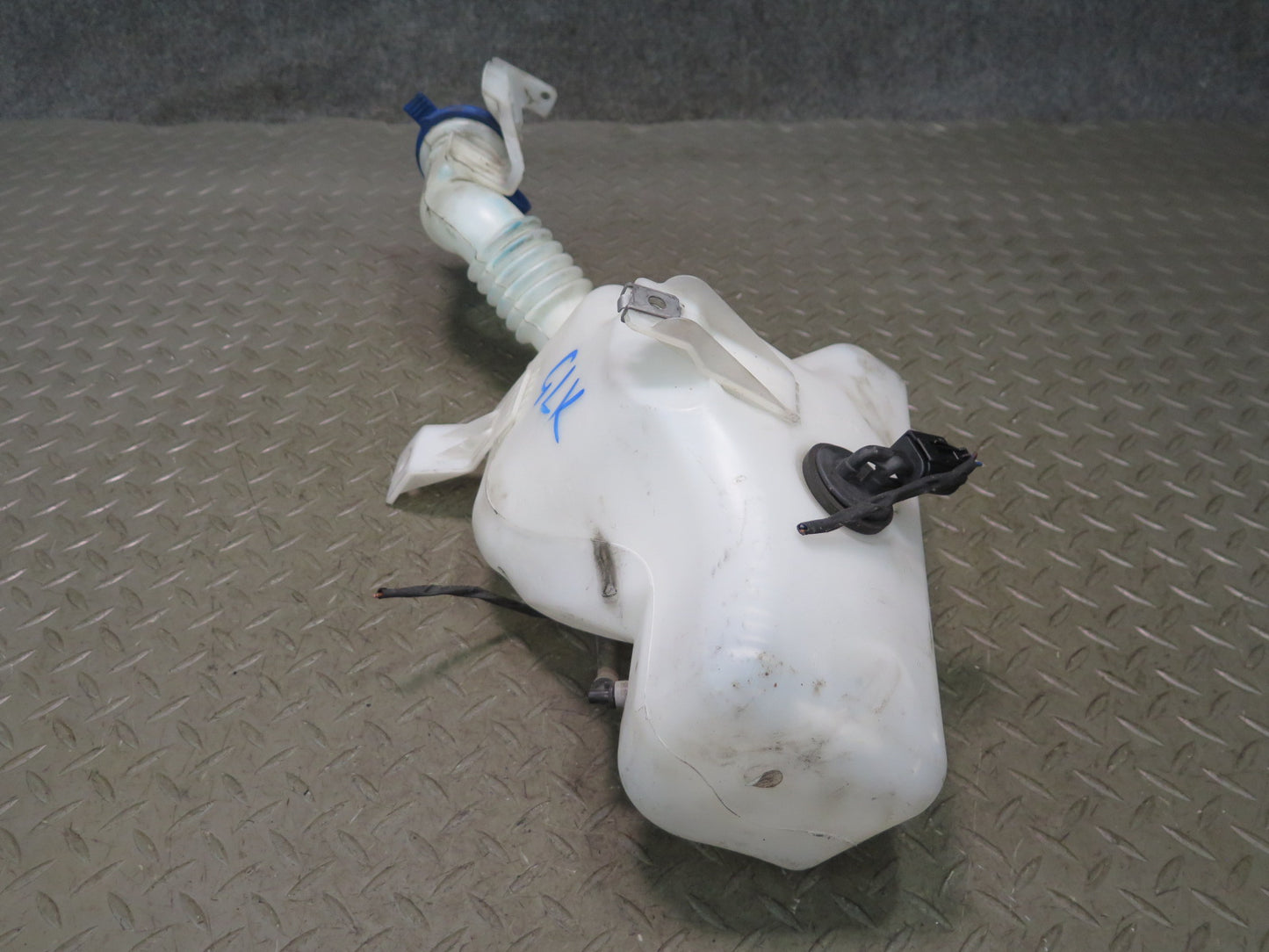2012-2016 Mercedes R172 SLK Windshield Washer Reservoir Bottle Tank W/ Pump
