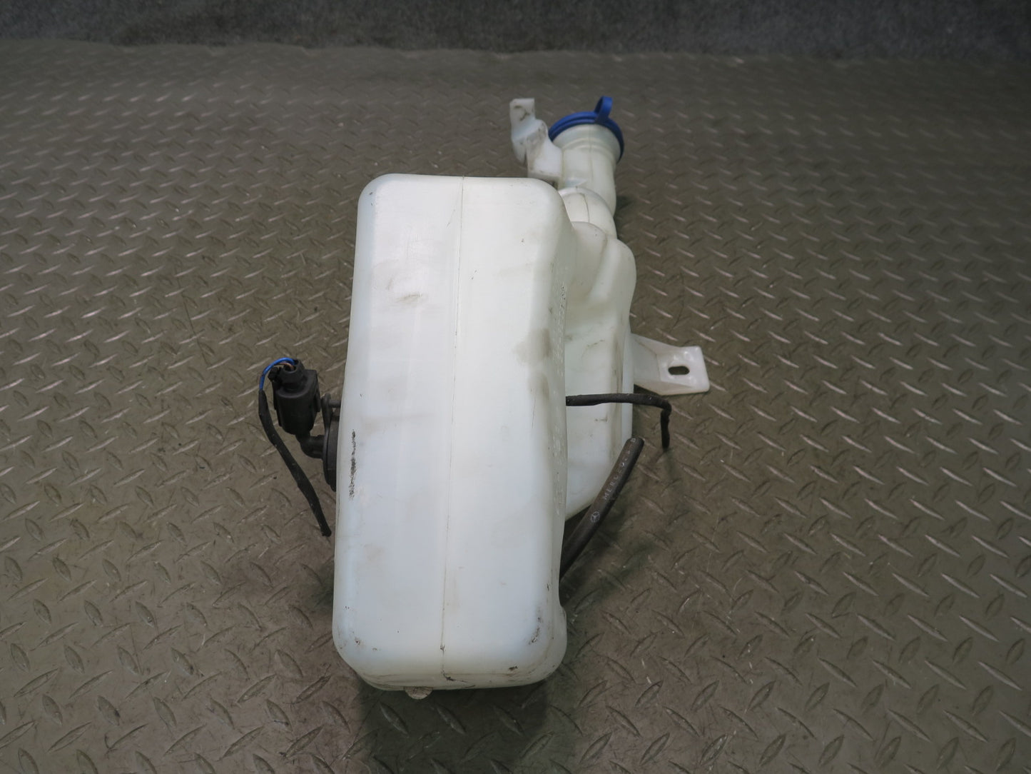 2012-2016 Mercedes R172 SLK Windshield Washer Reservoir Bottle Tank W/ Pump