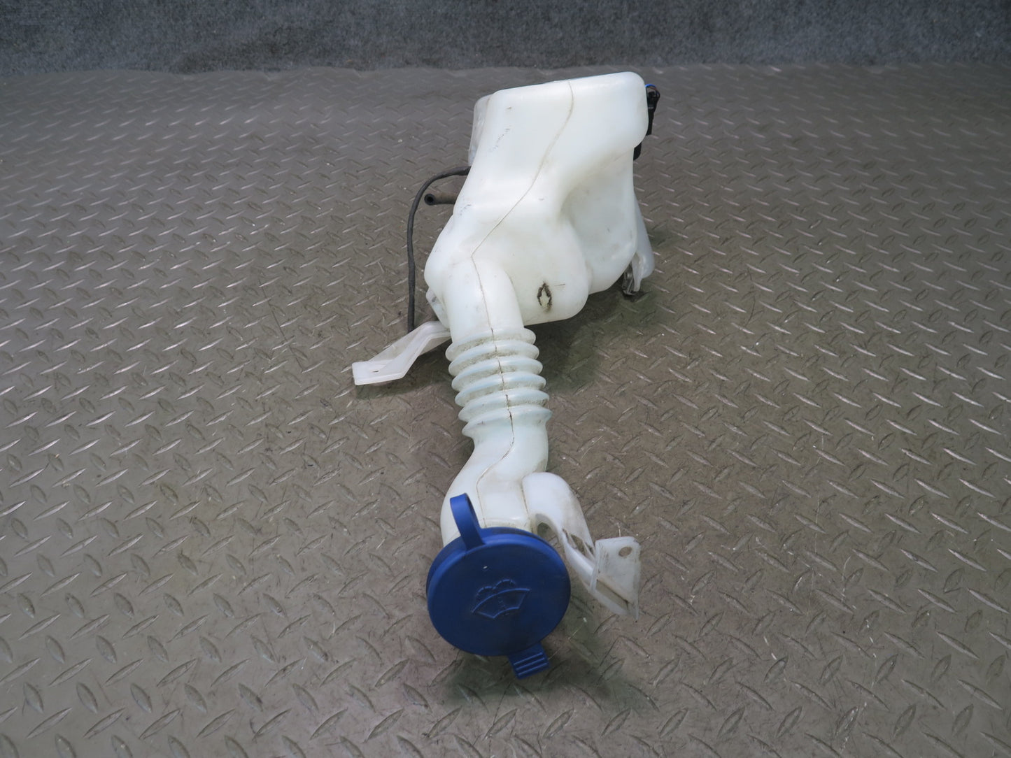 2012-2016 Mercedes R172 SLK Windshield Washer Reservoir Bottle Tank W/ Pump