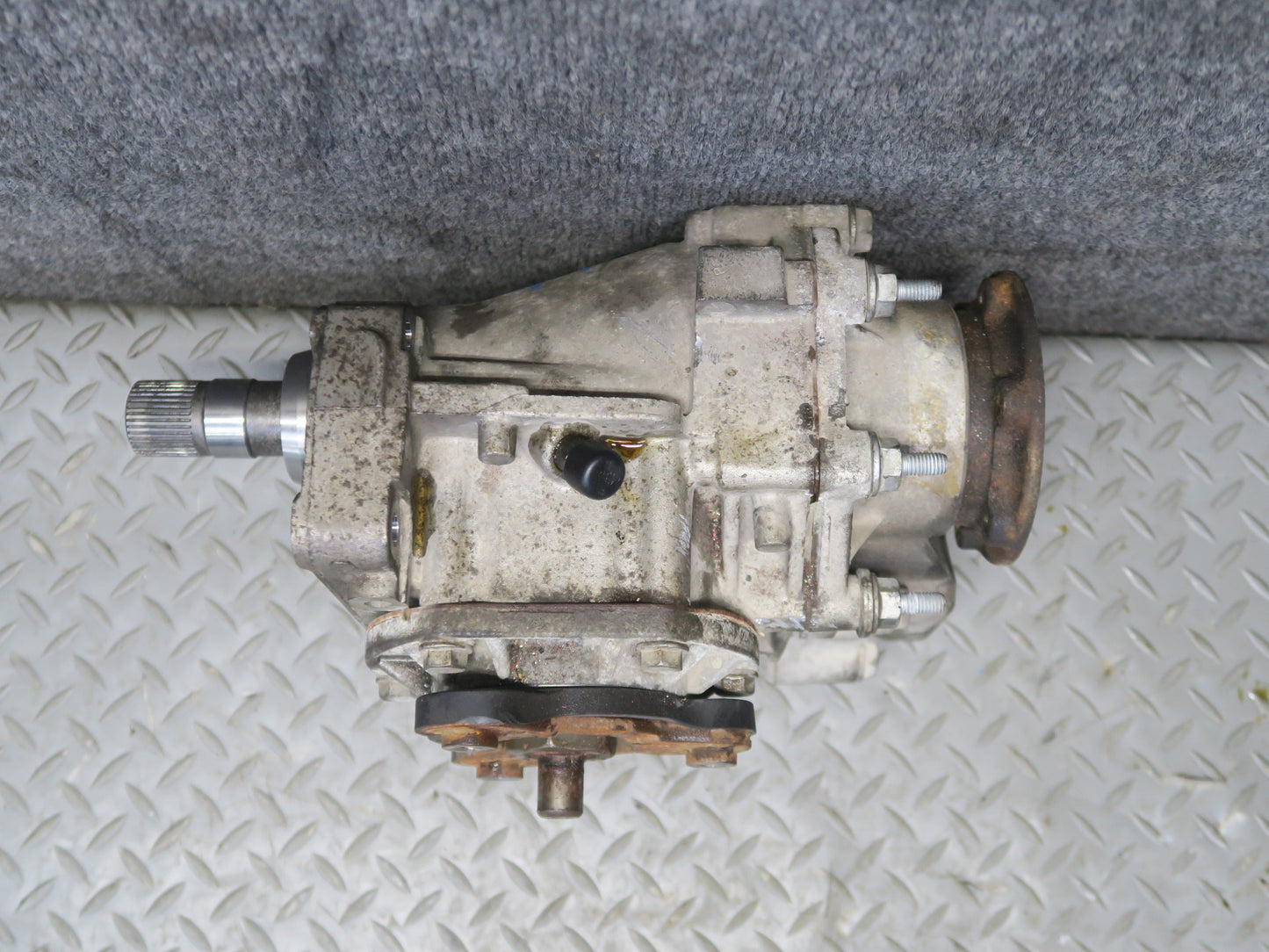2008 VW Golf R32 MK5 VR6 A/T Front Differential Transfer Case OEM