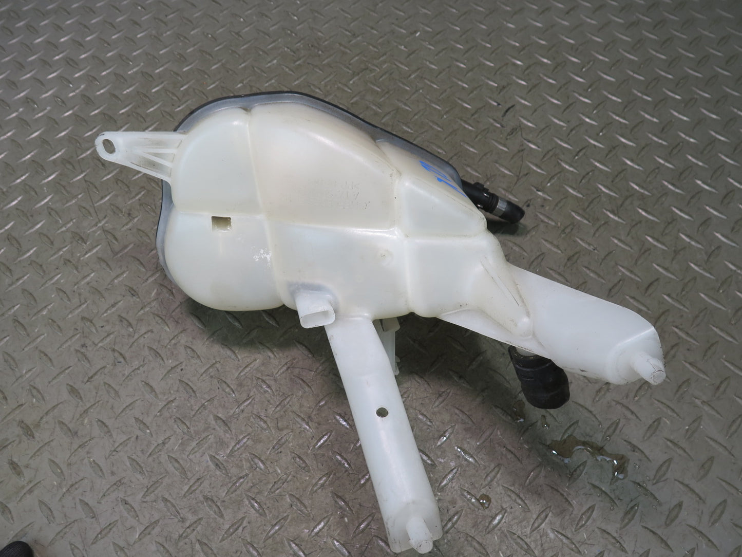 2012-2020 Mercedes R172 SLK SLC Coolant Expansion Overflow Reservoir Tank