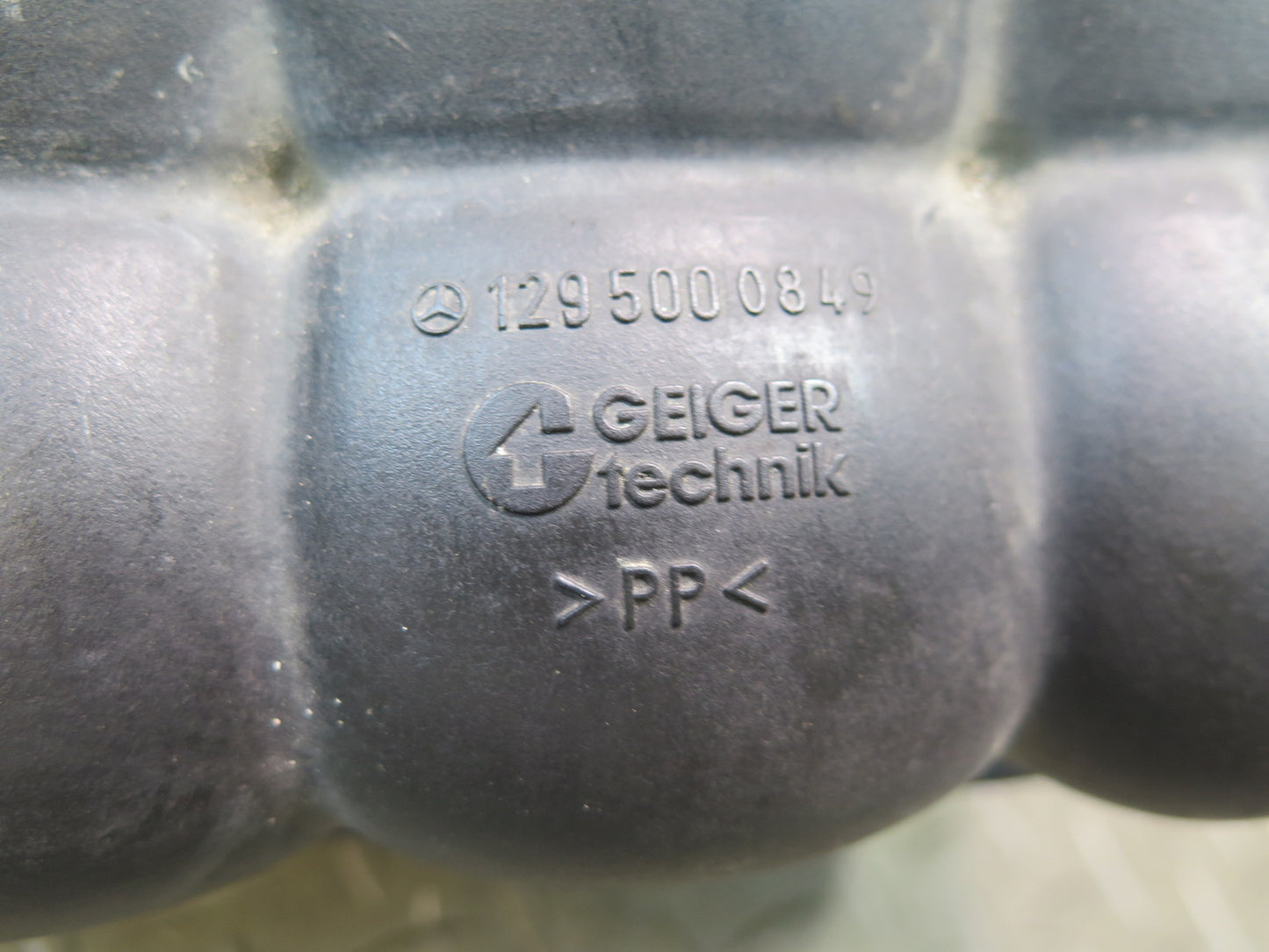 94-02 Mercedes R129 SL500 Engine Expansion Overflow Reservoir Tank OEM