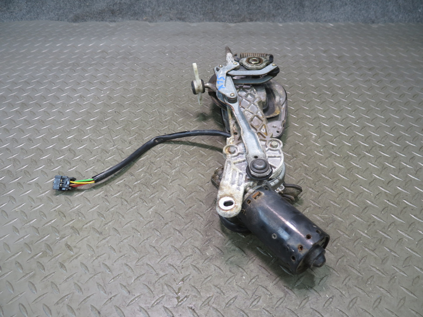 94-02 Mercedes R129 Sl-class Windshield Wiper Transmission  Linkage w Motor OEM