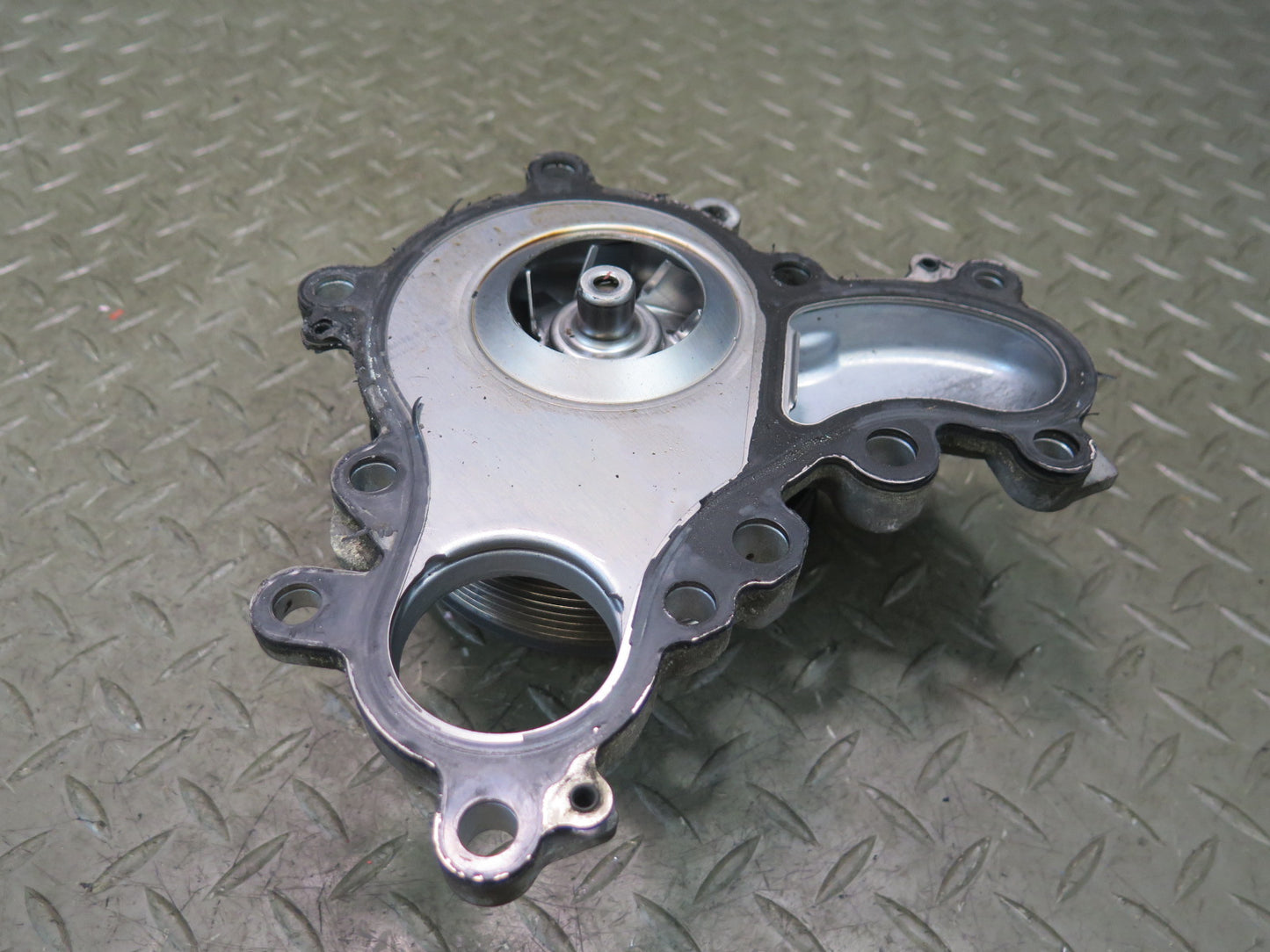 2010-2014 Lexus URJ150L GX460 Engine Motor Coolant Water Pump w Pulley