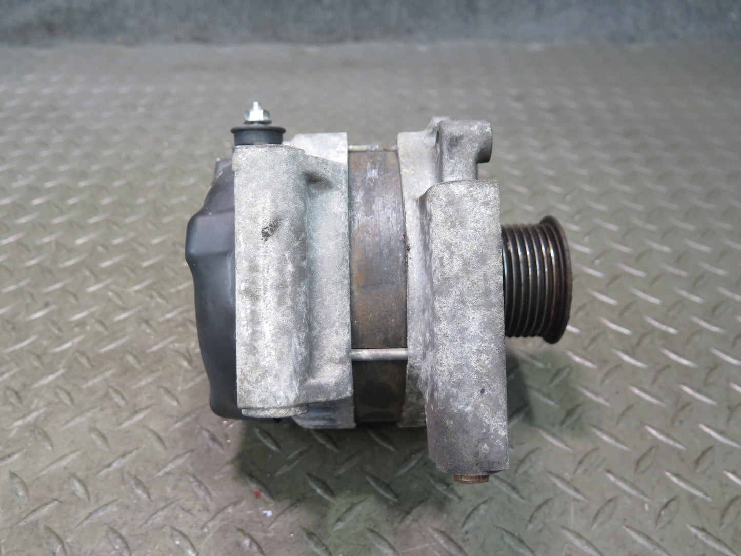 2010-2014 Lexus URJ150L GX460 Engine Alternator Generator 27060-38090
